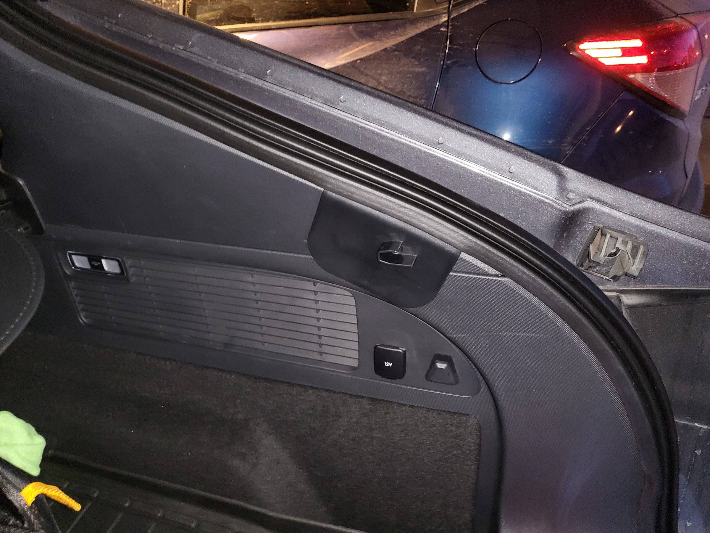 Ford Mustang Mach-E AOSK Mach E Retractable Cargo Cover 20220126_181828