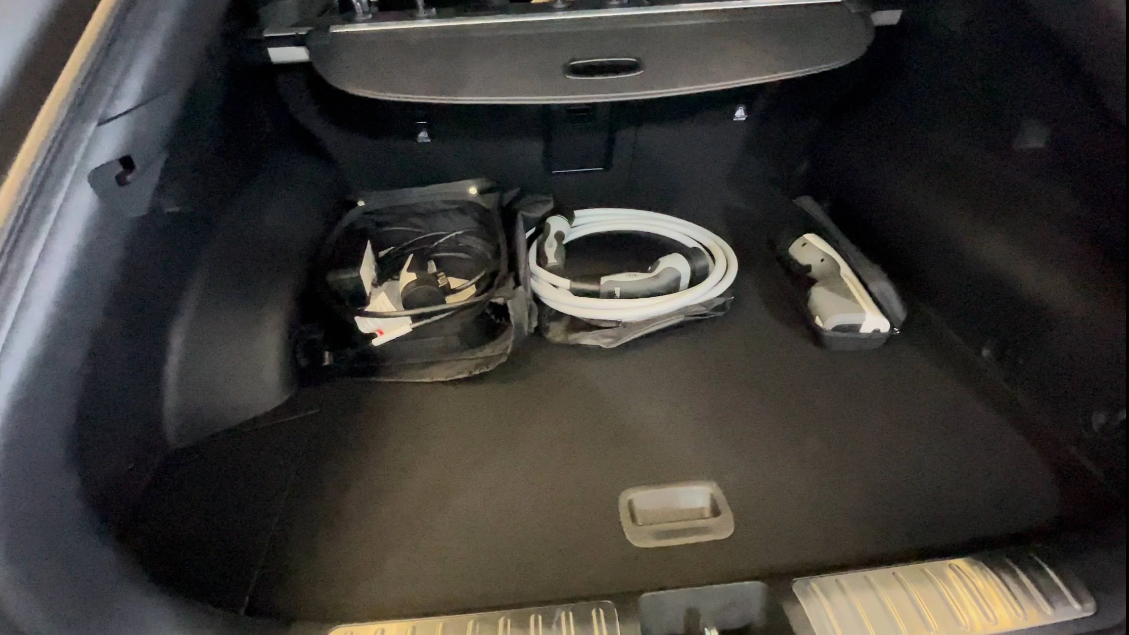 Ford Mustang Mach-E EV6 does not come with a charger F3D0E237-0E51-4A1E-95D8-93312CC0169B