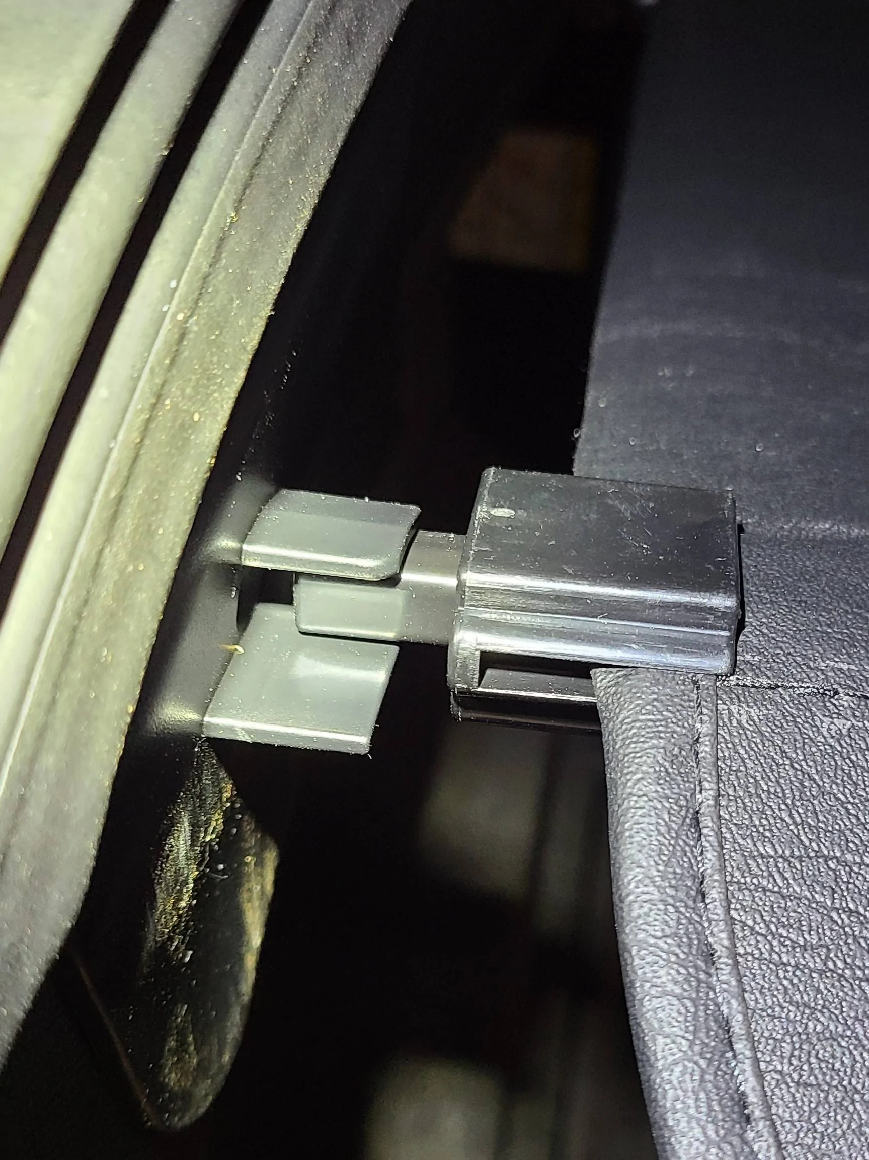 Ford Mustang Mach-E AOSK Mach E Retractable Cargo Cover normal-gap2