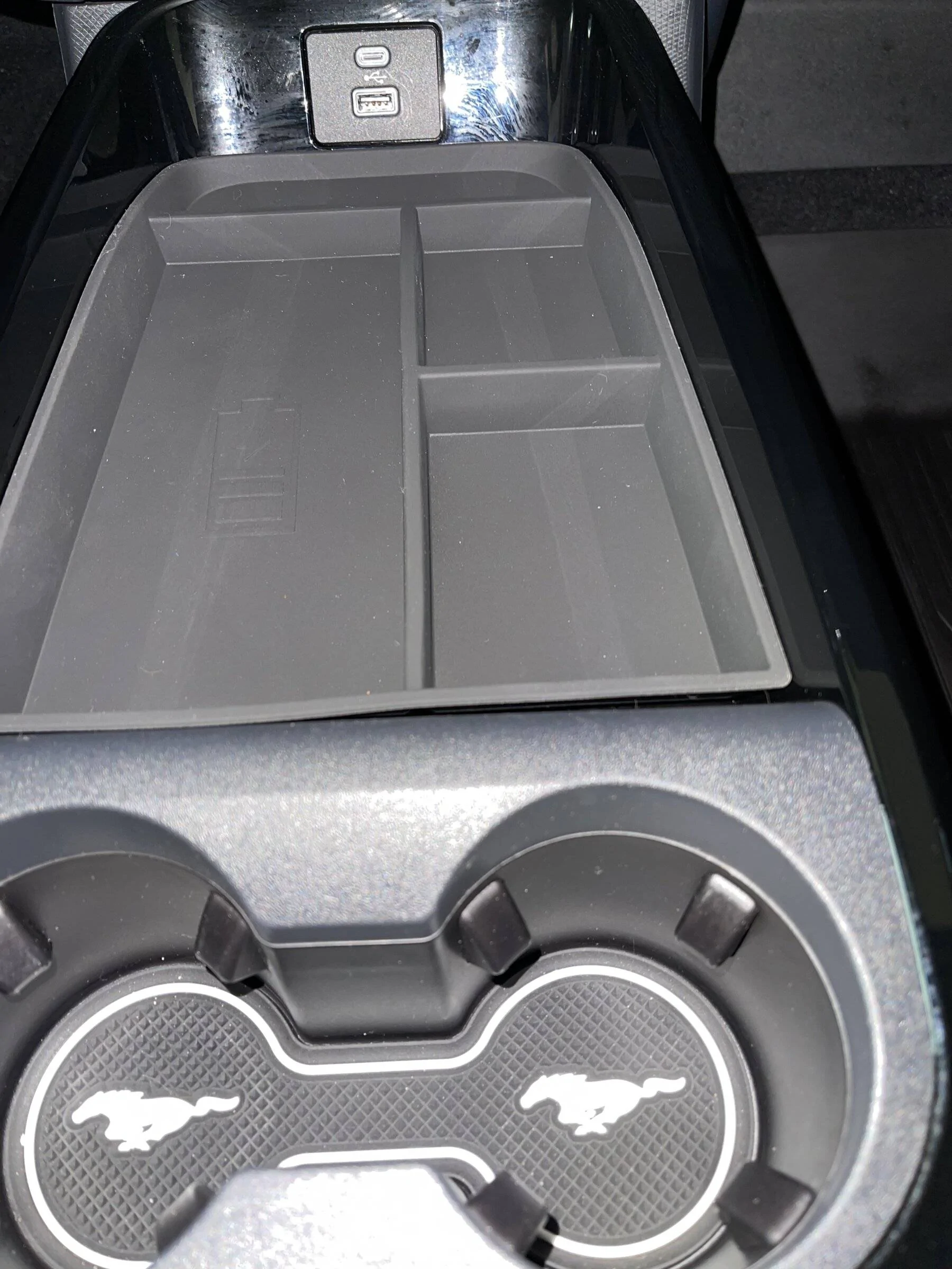 Ford Mustang Mach-E AOSK- a proper wireless charging area tray A5B293A1-2272-482C-9262-6287A7410BE8