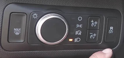 Ford Mustang Mach-E SSM 50383: Middle display dim or totally out 1645632822941