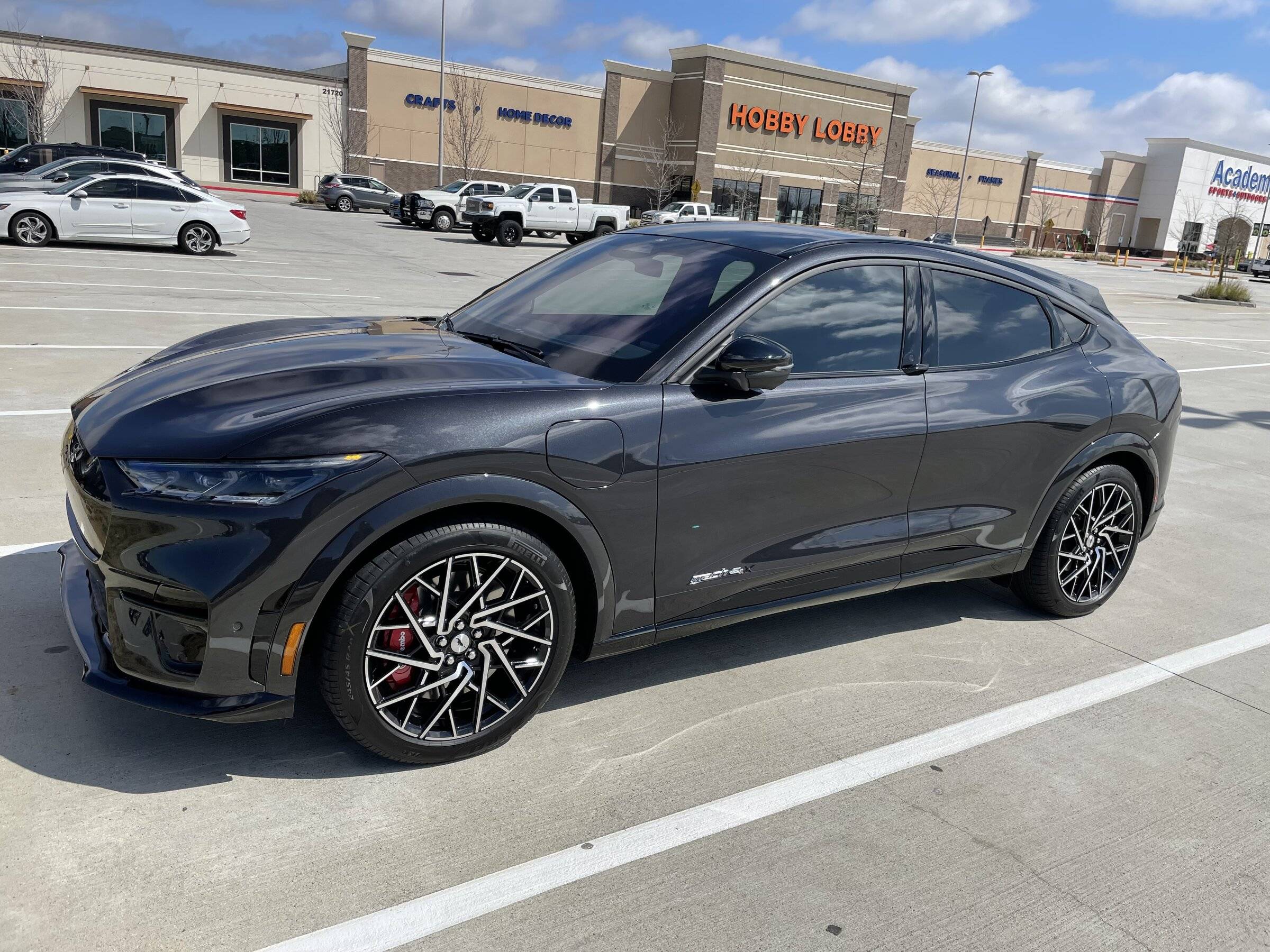 Ford Mustang Mach-E DARK MATTER GRAY Mach-E Photos image (4)