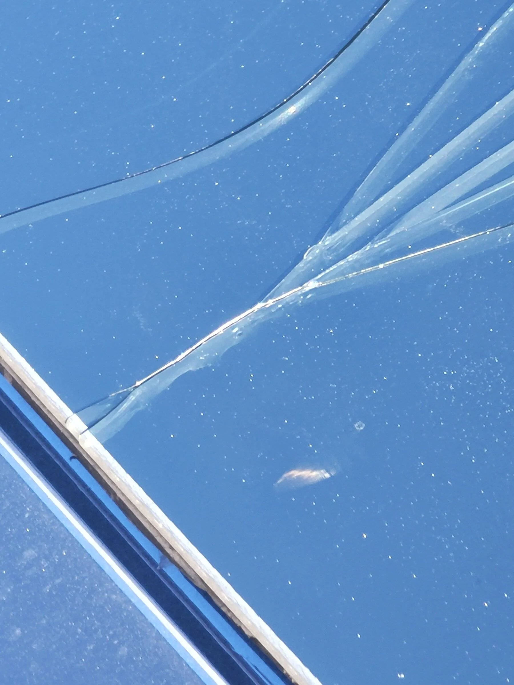 Ford Mustang Mach-E Cracked Roof 20220301_164039