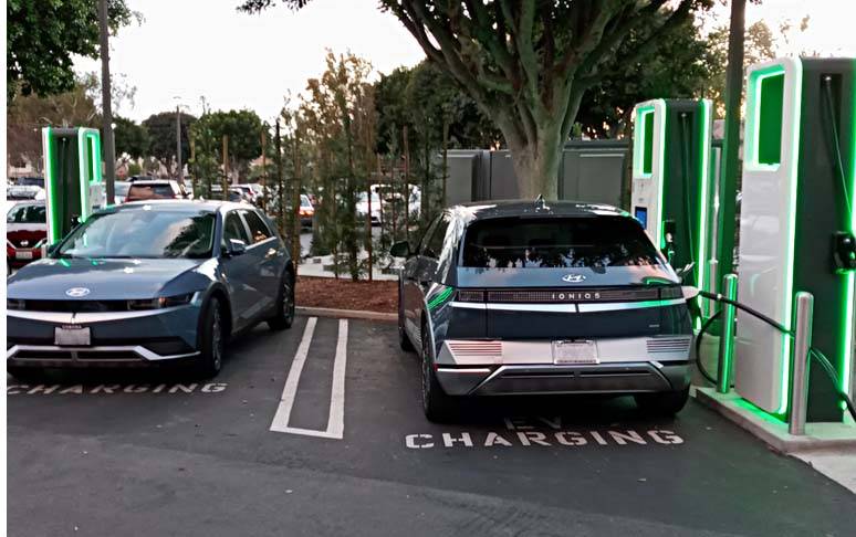 Ford Mustang Mach-E Cool Electrify America DCFC experience this evening - pics 1646961427223