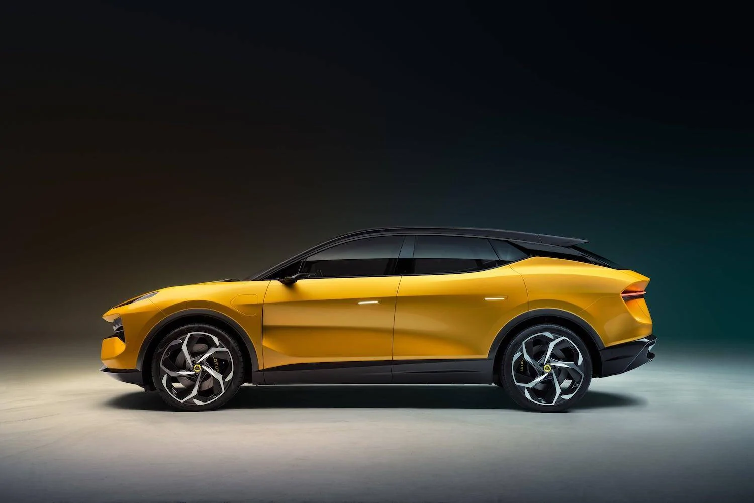 Ford Mustang Mach-E Lotus Electre Ev looks just like the Mach-E 1648745297681