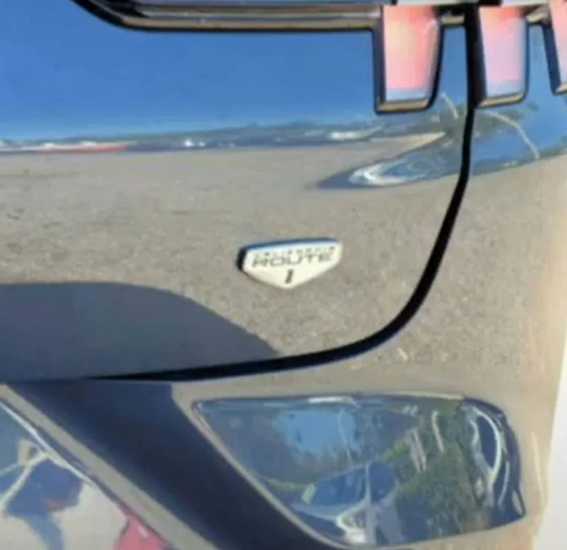 Ford Mustang Mach-E INFINITE BLUE METALLIC Mach-E Photos Screenshot 2020-10-15 131521