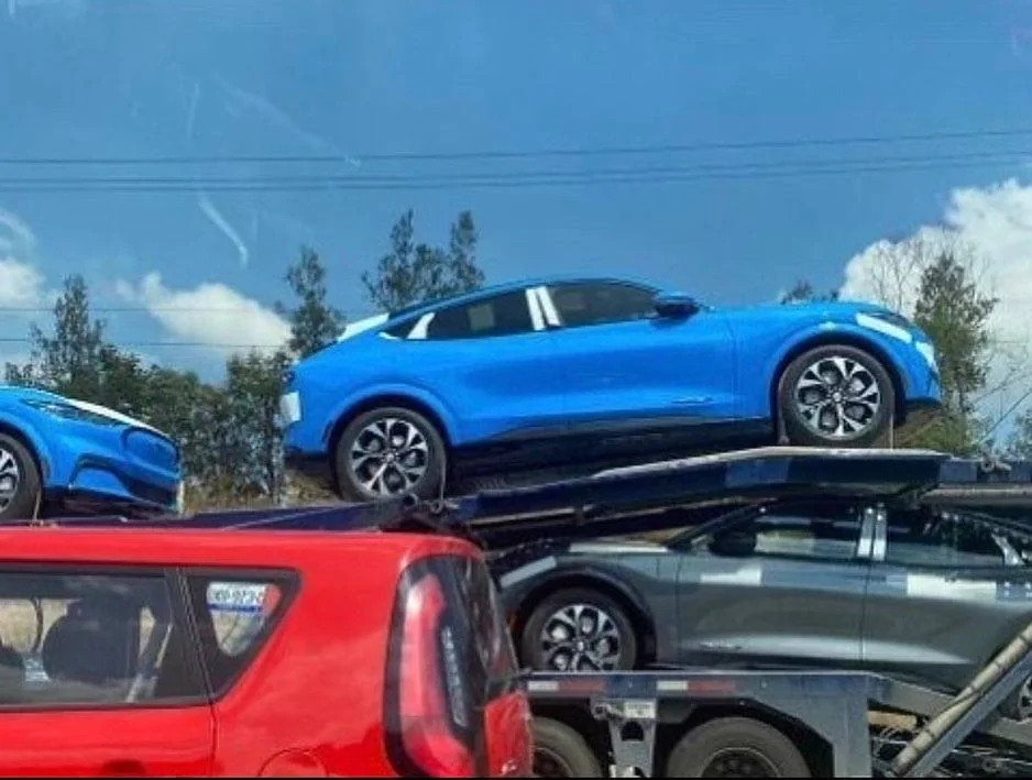 Ford Mustang Mach-E GRABBER BLUE Mach-E Photos 74948681_n.jpg?_nc_ht=scontent-ort2-1.cdninstagram
