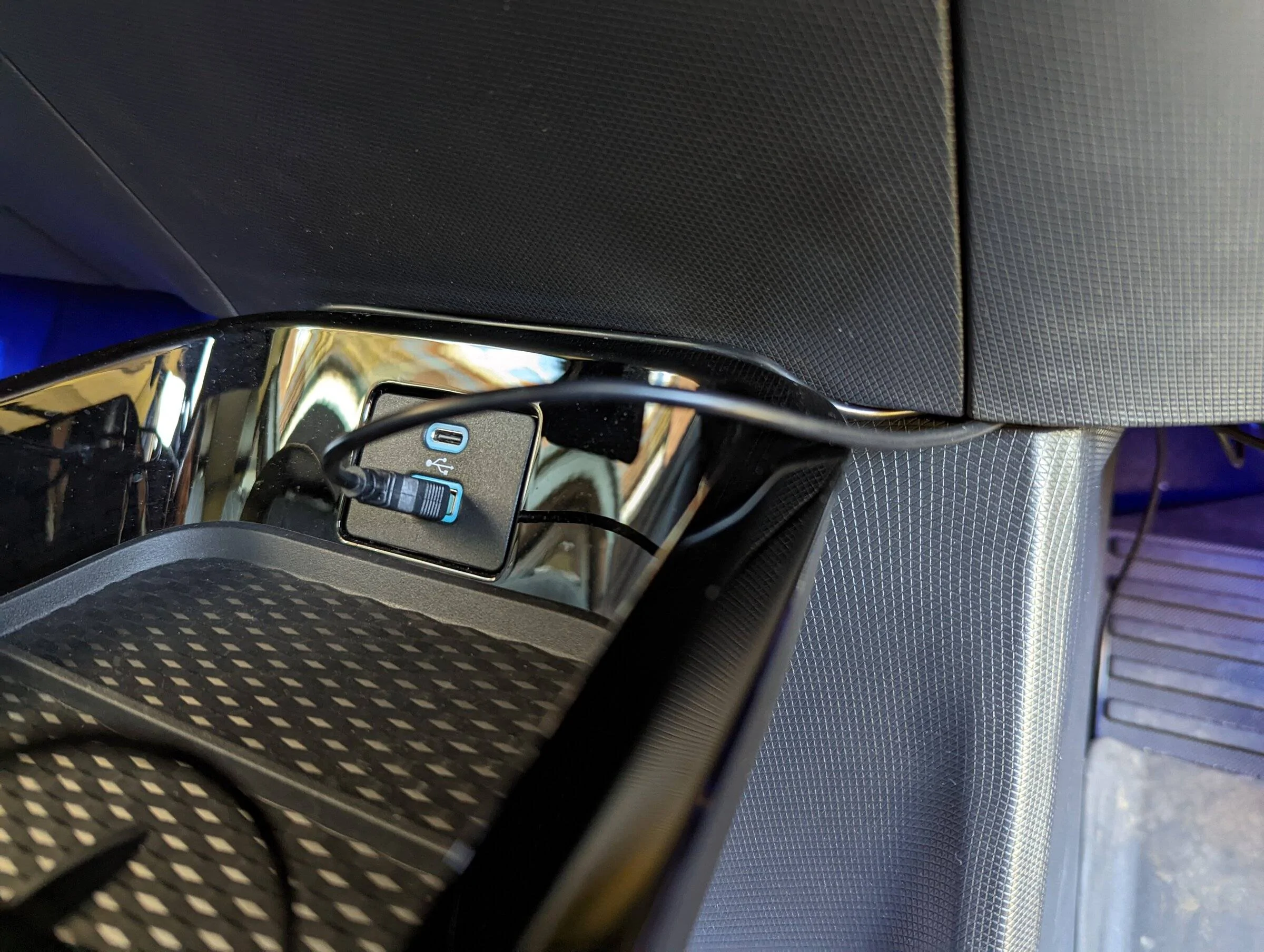 Ford Mustang Mach-E Ambient lighting ? Just available on awd ? PXL_20220319_154301907
