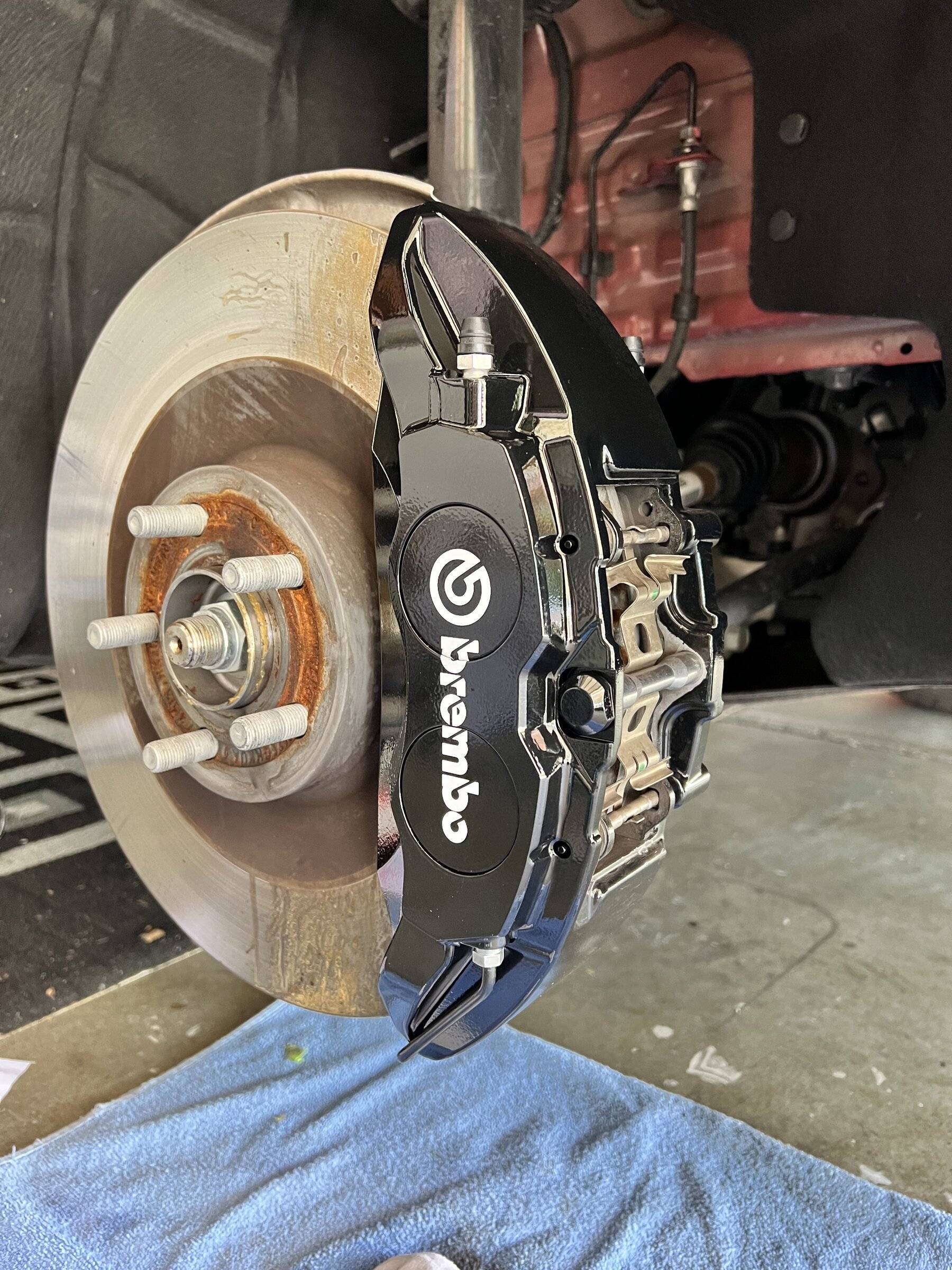 Ford Mustang Mach-E Brake caliper colors BA37AA93-536E-475D-BC69-E7546EB5076E