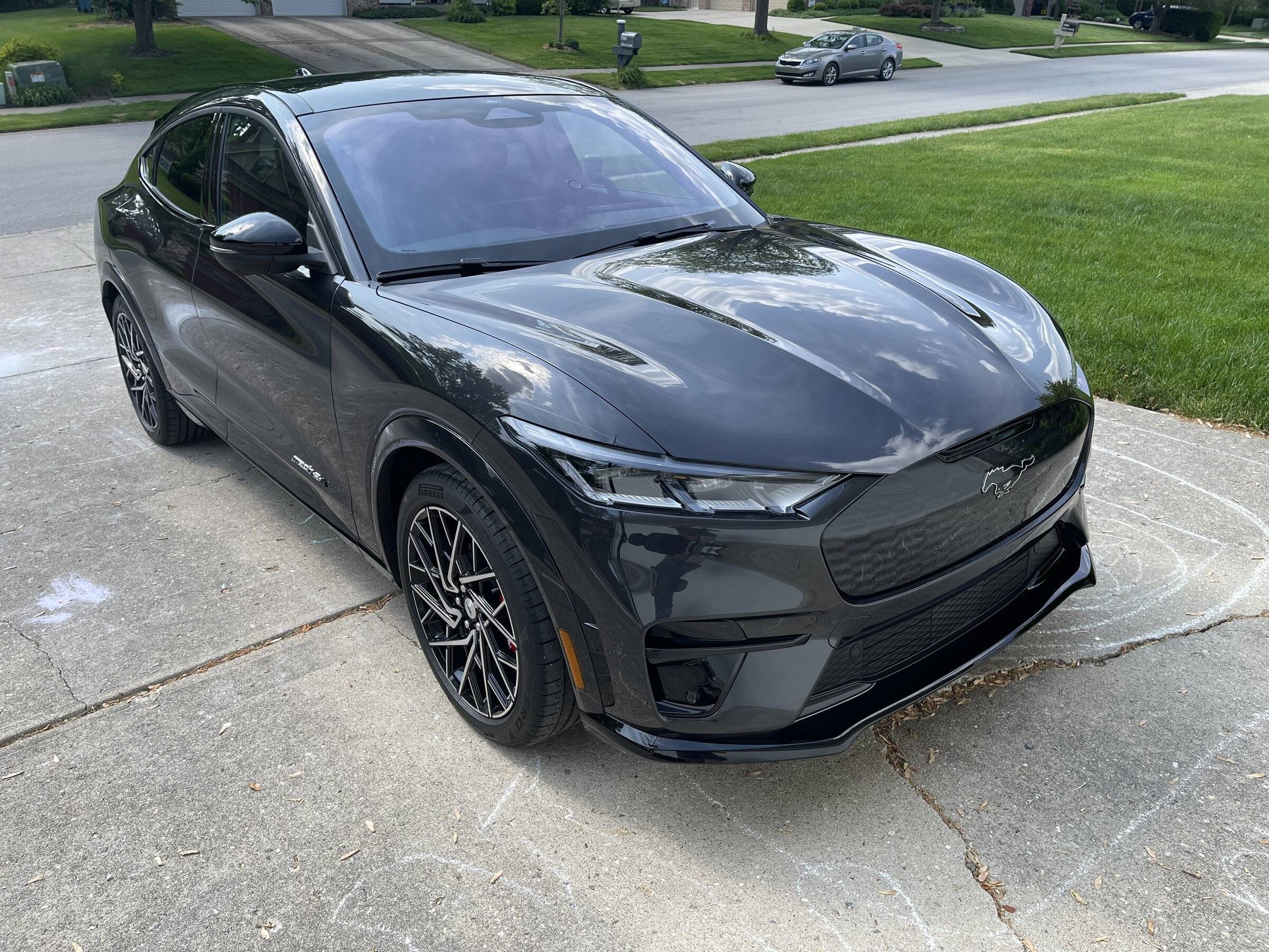 Ford Mustang Mach-E DARK MATTER GRAY Mach-E Photos DFA96993-E9F1-43AB-9F37-C398E501B77B