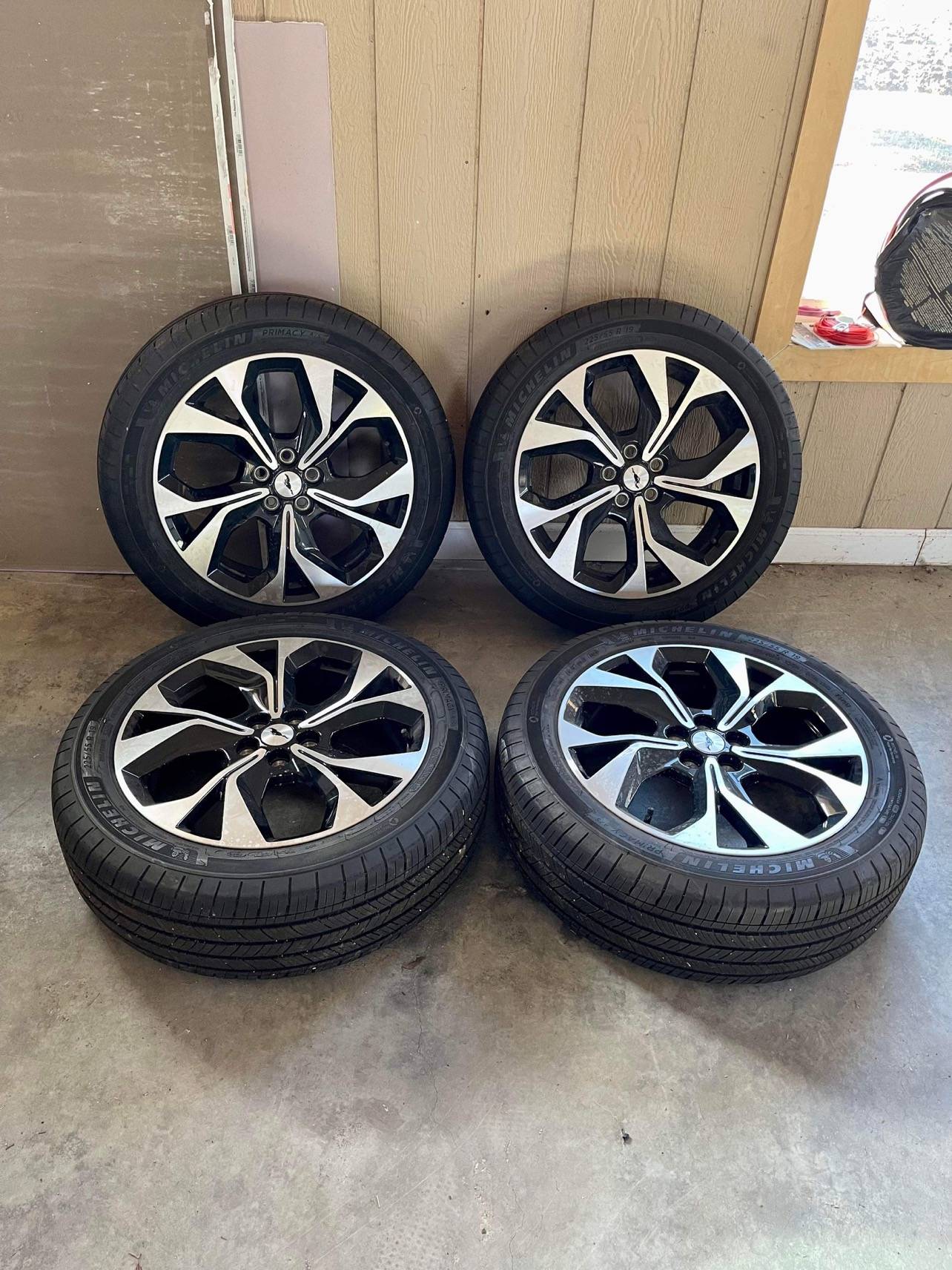 Ford Mustang Mach-E FS: Premium 19”Wheels DA2E42FE-1EBE-4740-B88F-2AE4C14D6FF5