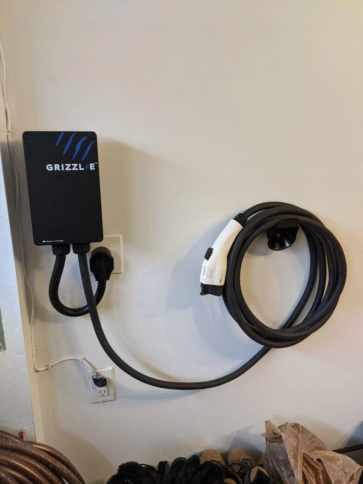 Ford Mustang Mach-E Can I mount Grizl-E as replacement for mounted Ford mobile charger? 1616634369414-png