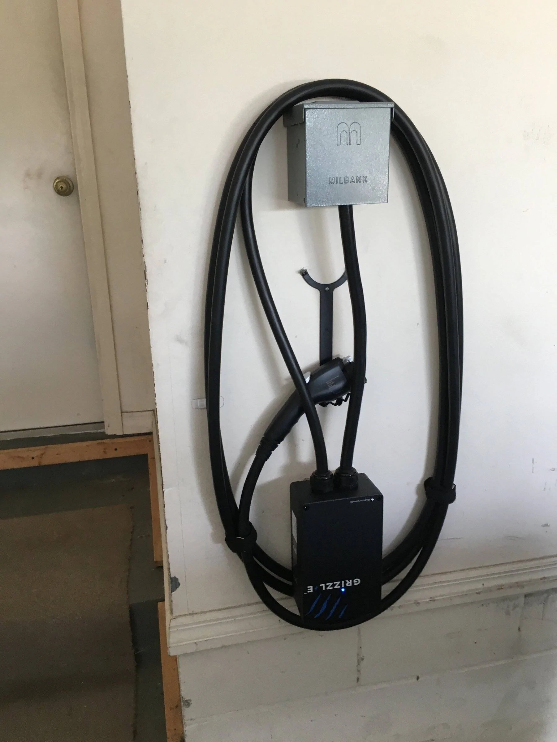 Ford Mustang Mach-E Can I mount Grizl-E as replacement for mounted Ford mobile charger? 2B6E82F1-8E29-4B9F-8FCF-5B3D8F108B04