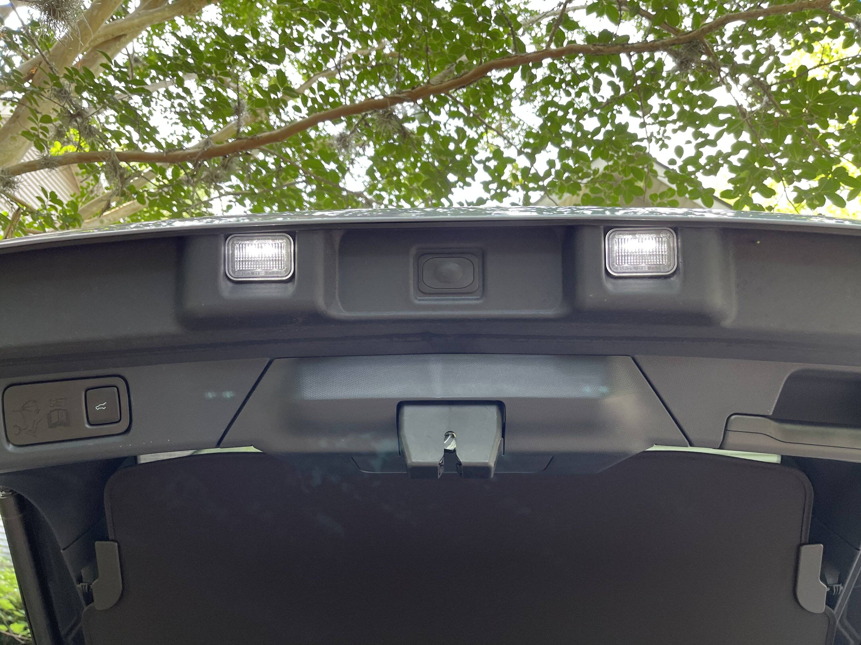 Ford Mustang Mach-E Interior lights 536F09A8-5AAA-4260-849D-AC36448CA5F4