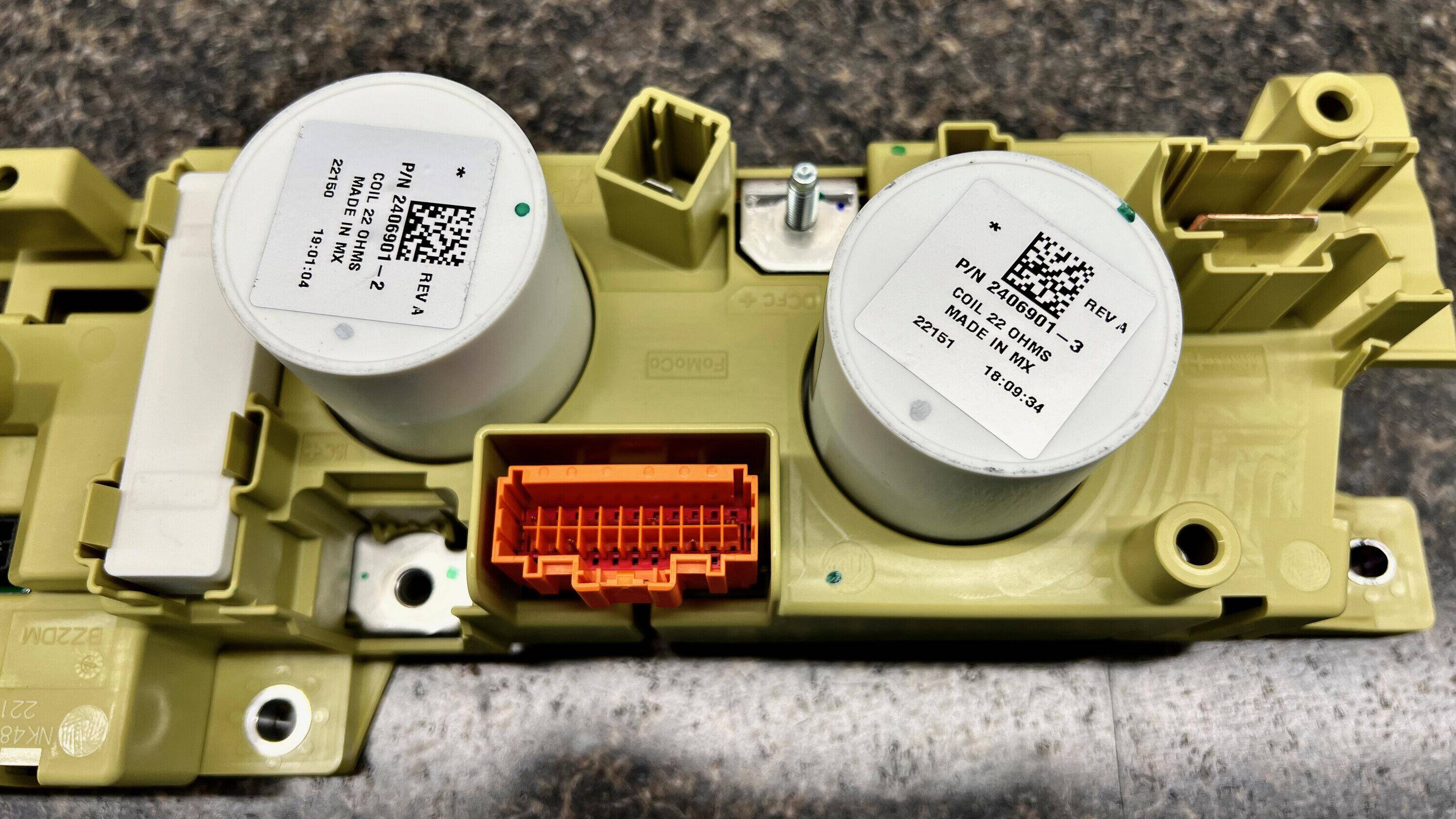 MB-2022/AJML/SSとMB-2024/HNHN/BSR-01 New Balance Lunar New Year S/S T Shirt BEIGE（ニューバランス