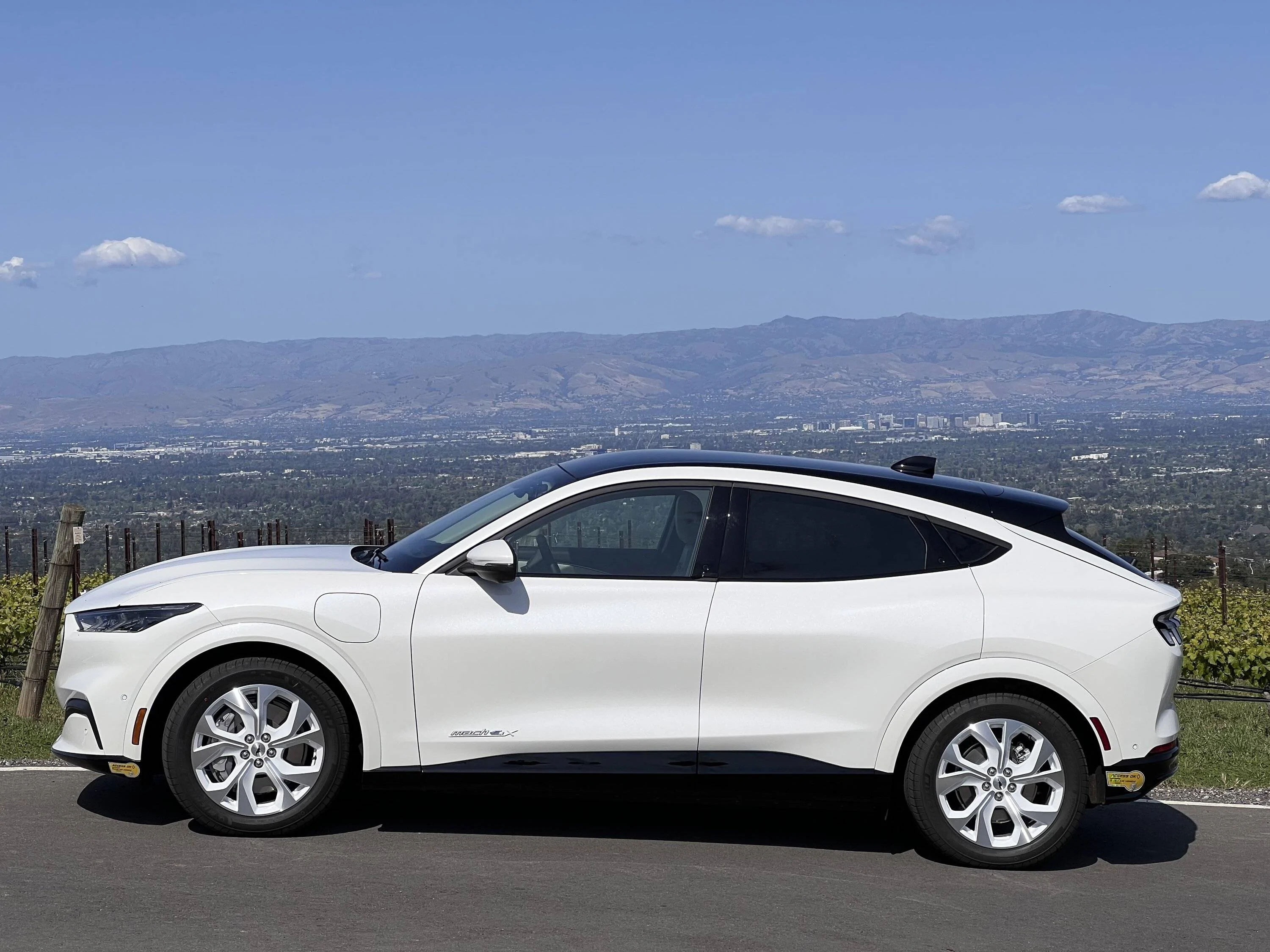 Ford Mustang Mach-E Iced white appearance package 3A2ED8D9-3893-468D-AE97-A2D4D35564EE