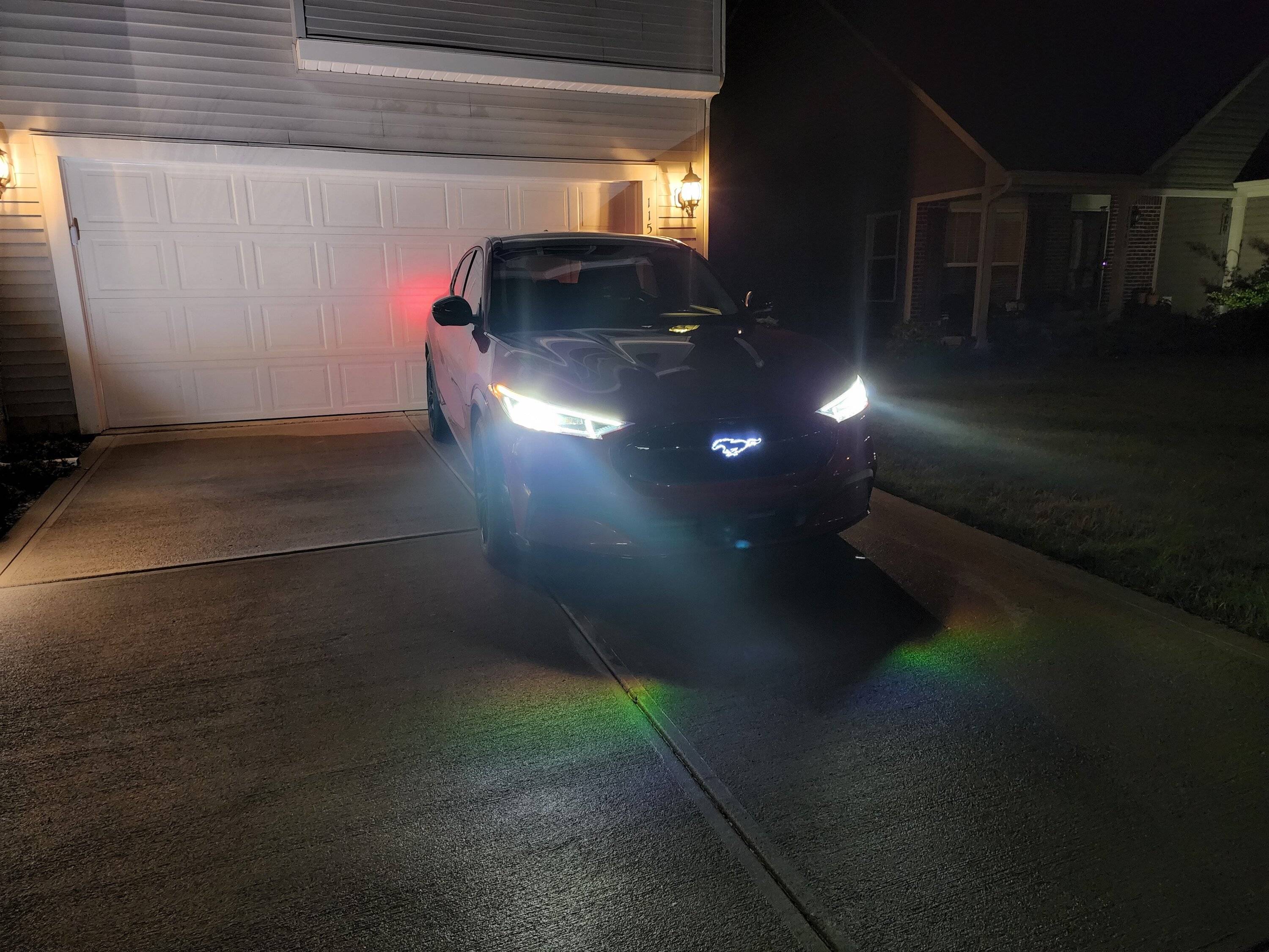 Ford Mustang Mach-E I feel... Illuminated. 20220715_221202