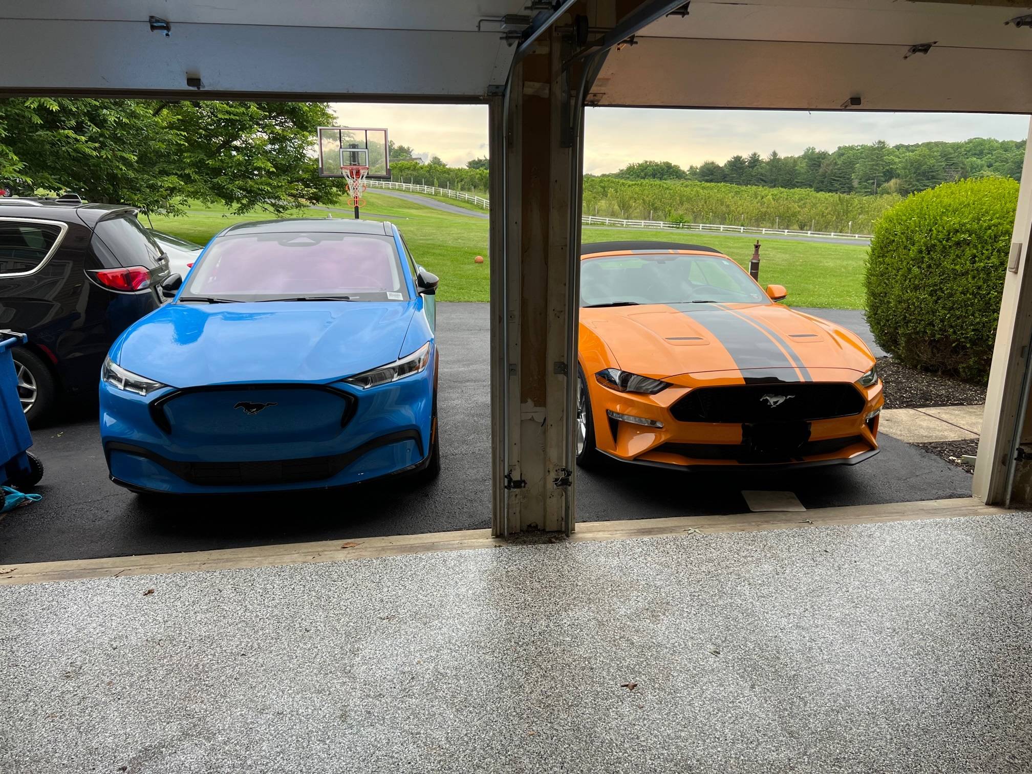Ford Mustang Mach-E CarWow Drag race: Mach E GT vs Mustang GT 2pony