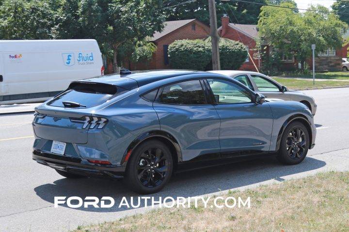 Potential-2023-Ford-Mustang-Mach-E-Dark-Horse-Package-Prototype-Spy-Shots-July-2022-Exterior-0...jpg