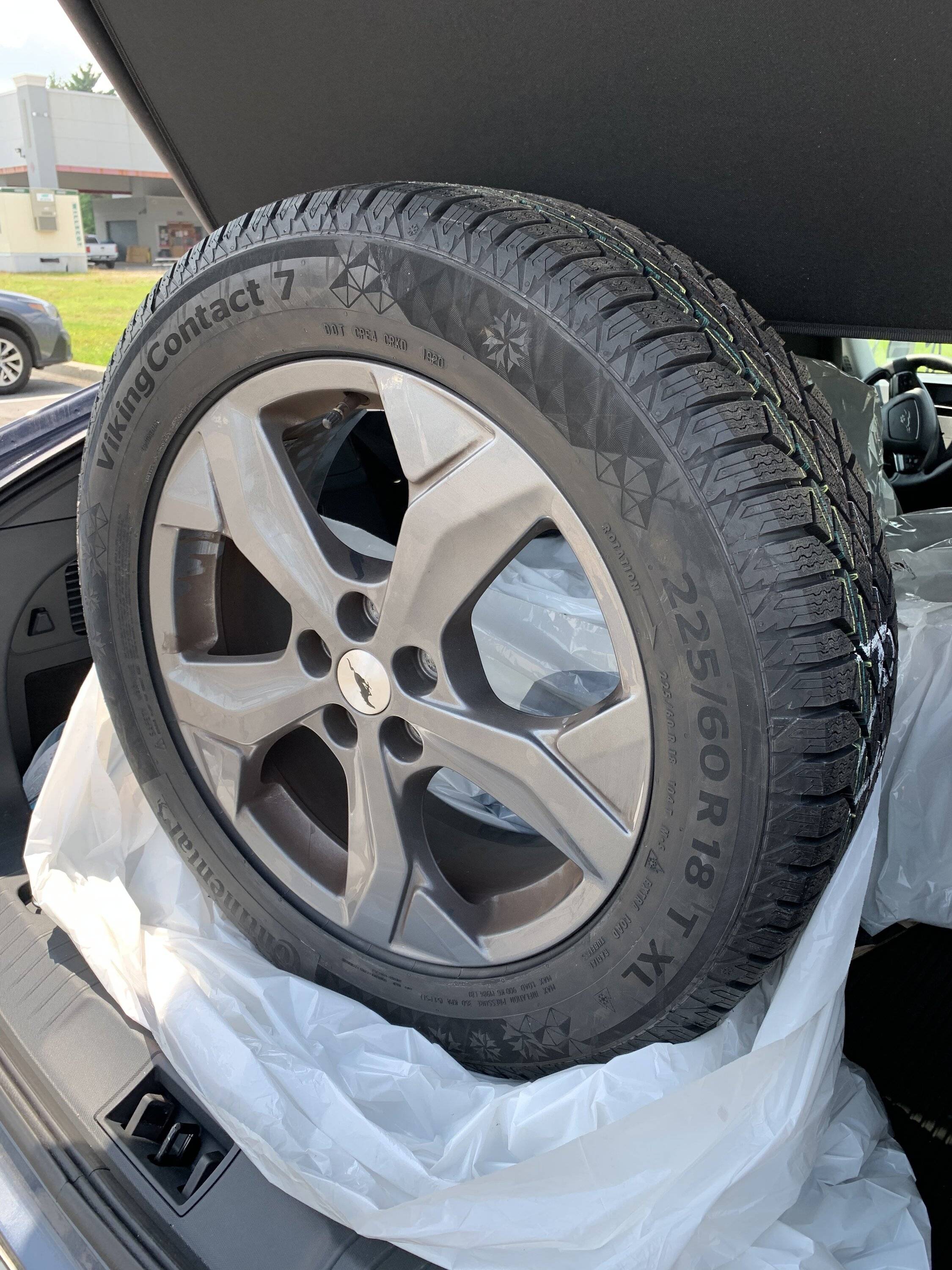Ford Mustang Mach-E 18” Select wheels with Continental Viking Contact 7 Snows with TPMS and Lugs E479E161-5EE2-4149-8AD8-011E78B89937