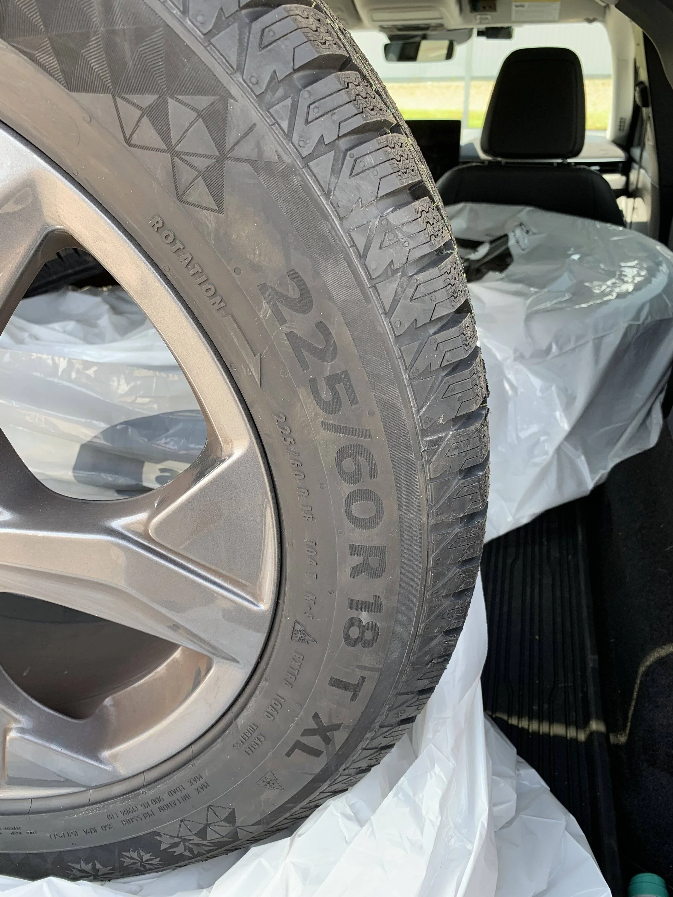 Ford Mustang Mach-E 18” Select wheels with Continental Viking Contact 7 Snows with TPMS and Lugs 2FBB31A8-0CE9-4EC6-B76F-C3178810F466