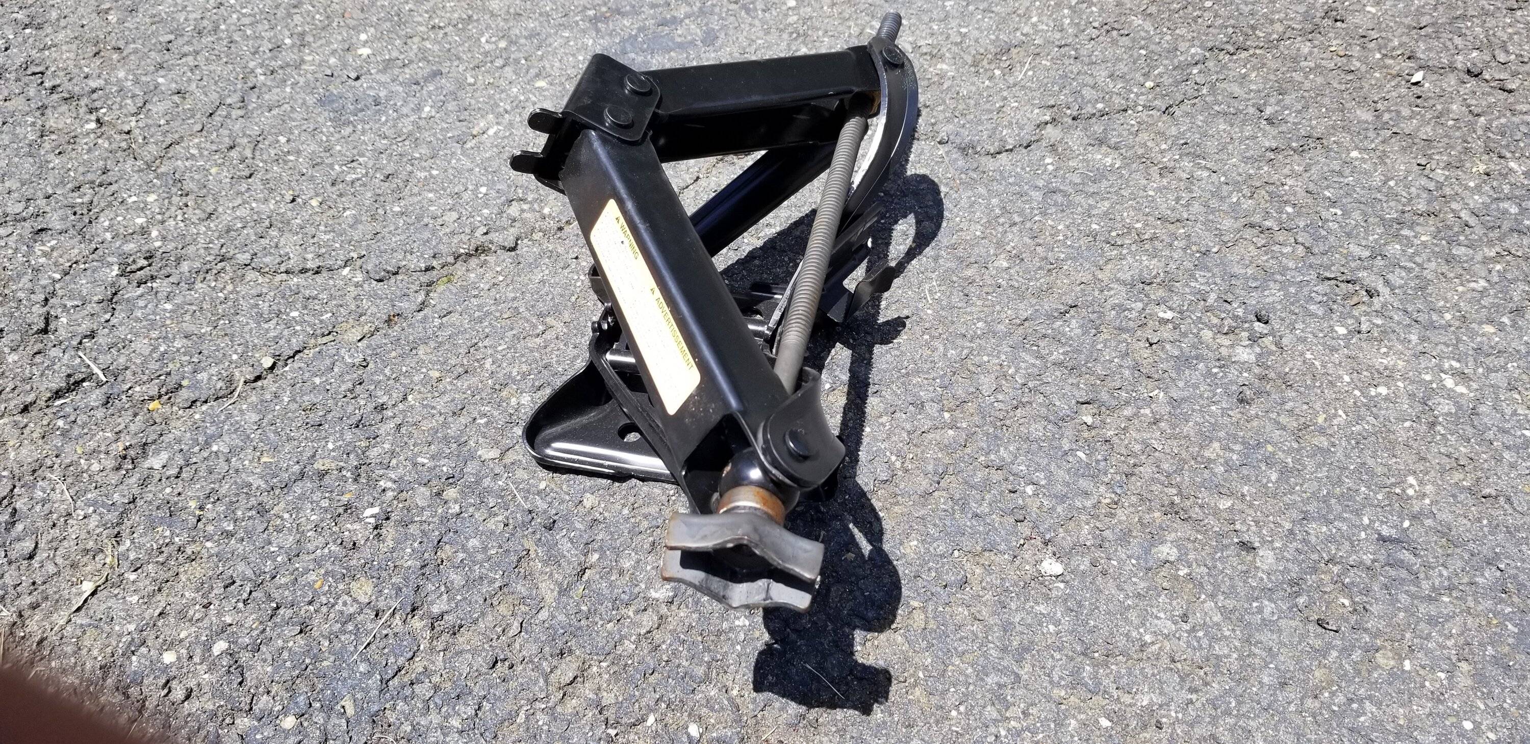 Ford Mustang Mach-E Scissor jack options 20220612_130545