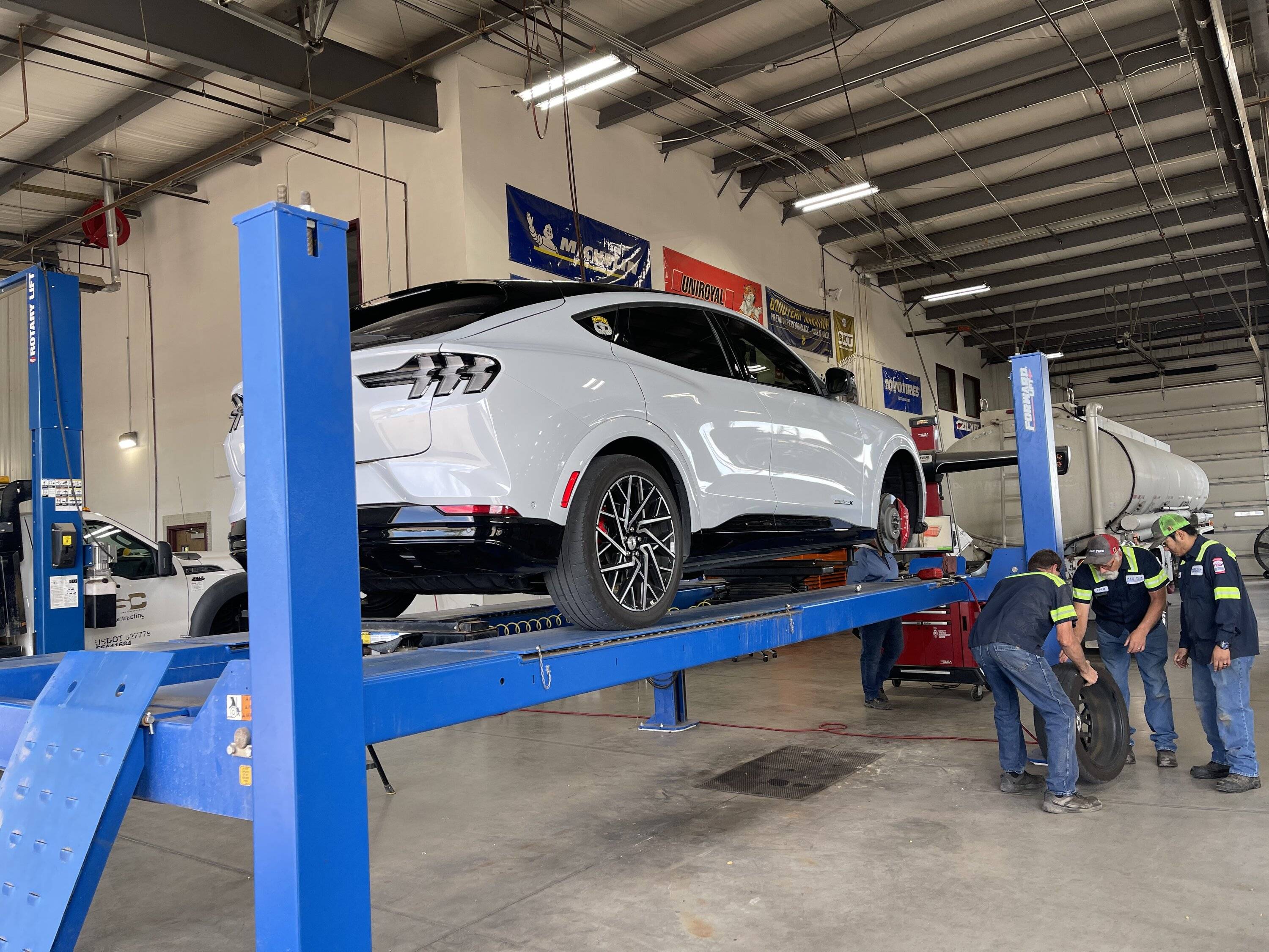 Ford Mustang Mach-E Pirelli tires wearing quickly 7FAC76AA-91BC-4514-B87E-10C9729EA30E