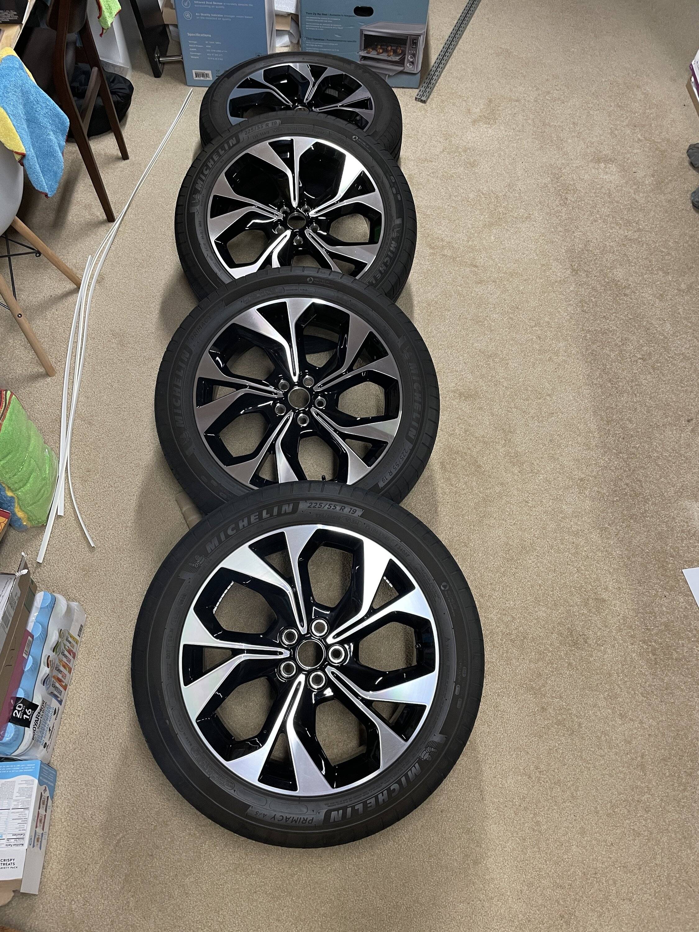 Ford Mustang Mach-E 2021 Premium Mach-E Wheels + Tires IMG_2117.JPG