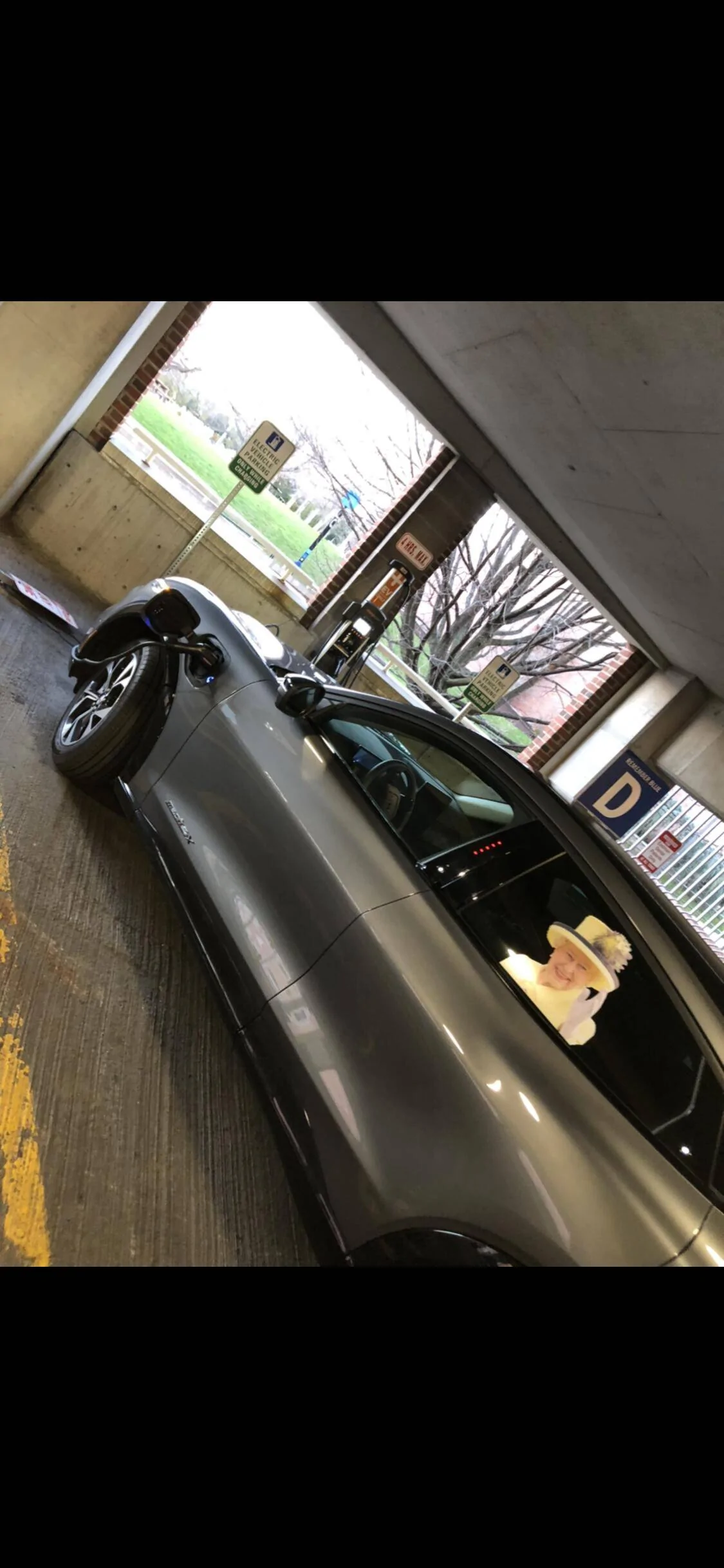 Ford Mustang Mach-E What to do with the Queen. 8513EF49-2AC1-43AF-92D6-981C3E5A8319