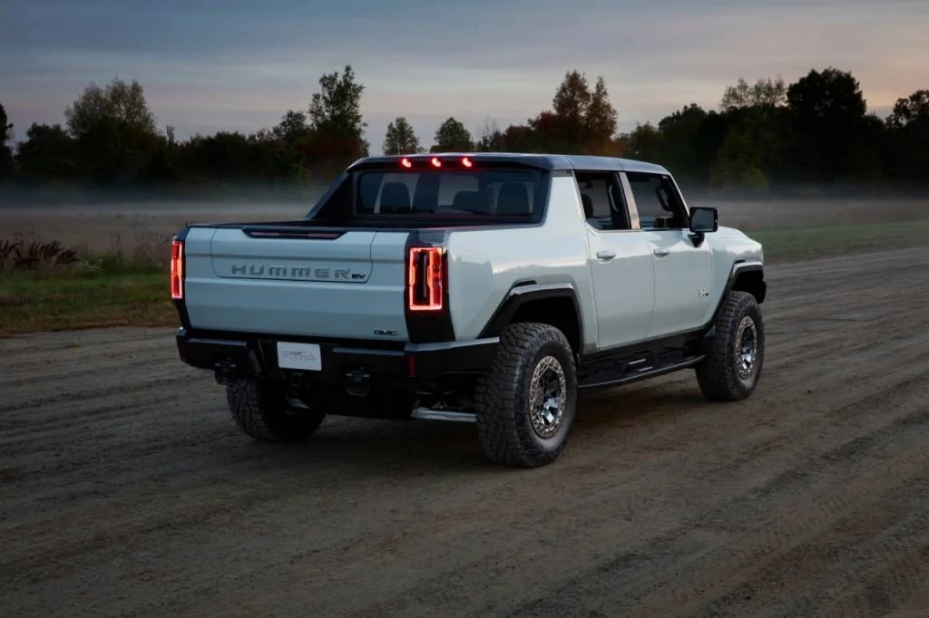 Ford Mustang Mach-E GM’s $27B plan: 450-mile range, affordable models among 30 EVs by 2025 2022-gmc-hummer-ev_100766345_l