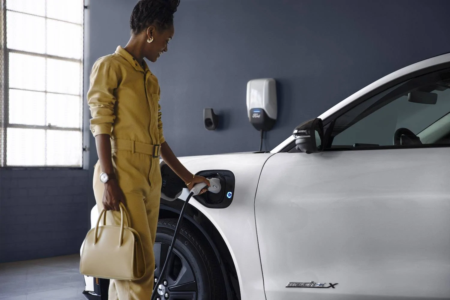Ford Mustang Mach-E EPA Certifies Mach-E Range Targets, 300 Miles for Premium Extended Range RWD Mach-E-Charging