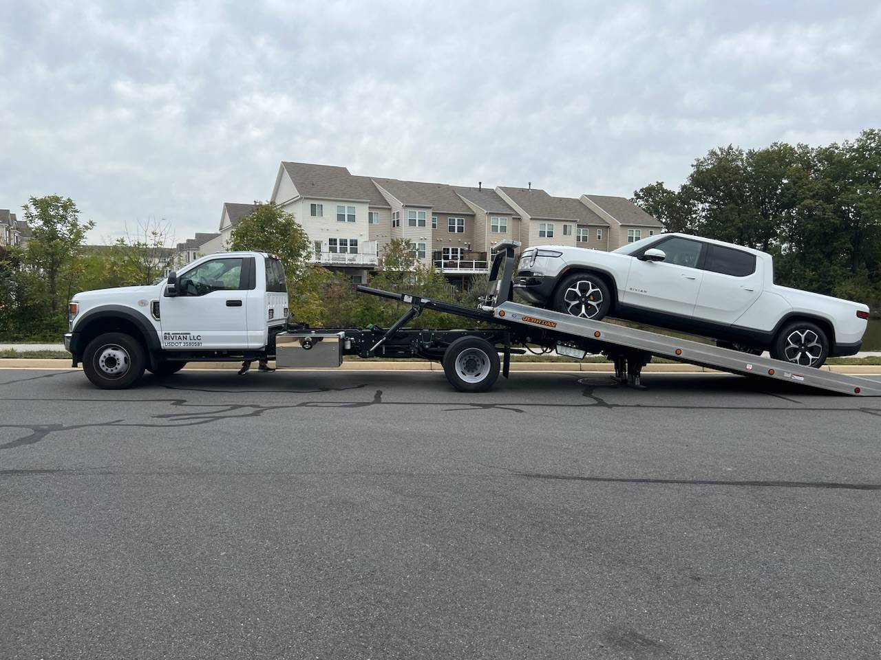 Ford Mustang Mach-E Rivian R1T Delivery Day 62B89986-24F8-4C77-B105-C1EE089A5CE3