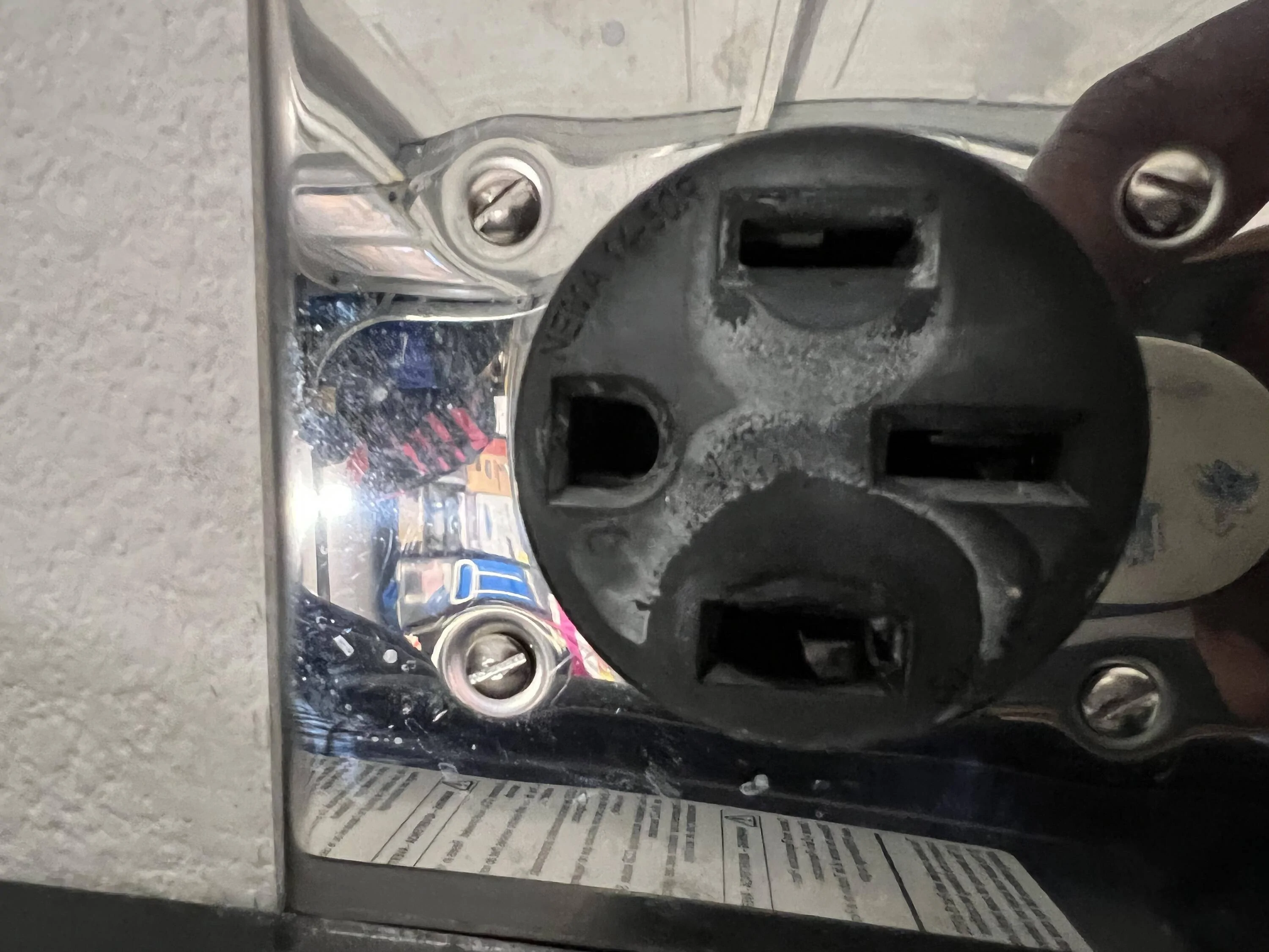 Ford Mustang Mach-E Electrical burning smell in garage tempImageGBI94z