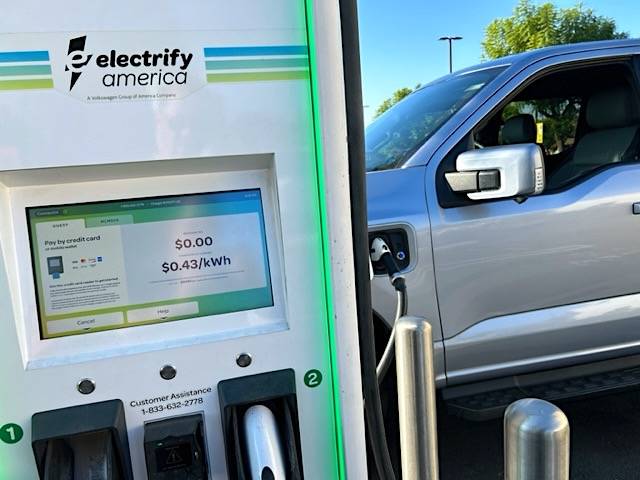 Ford Mustang Mach-E So good to see the lightning Posts about range loss… 68702255889__915D4061-1FD6-43B3-B6C0-57AEC72E0287.JPG