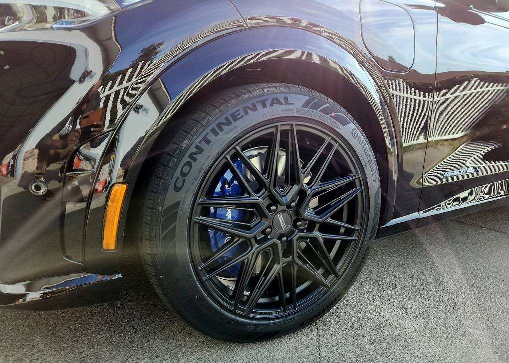 Ford Mustang Mach-E Powder coated OEM wheels black & painted brake calipers Carmine Red mache_03