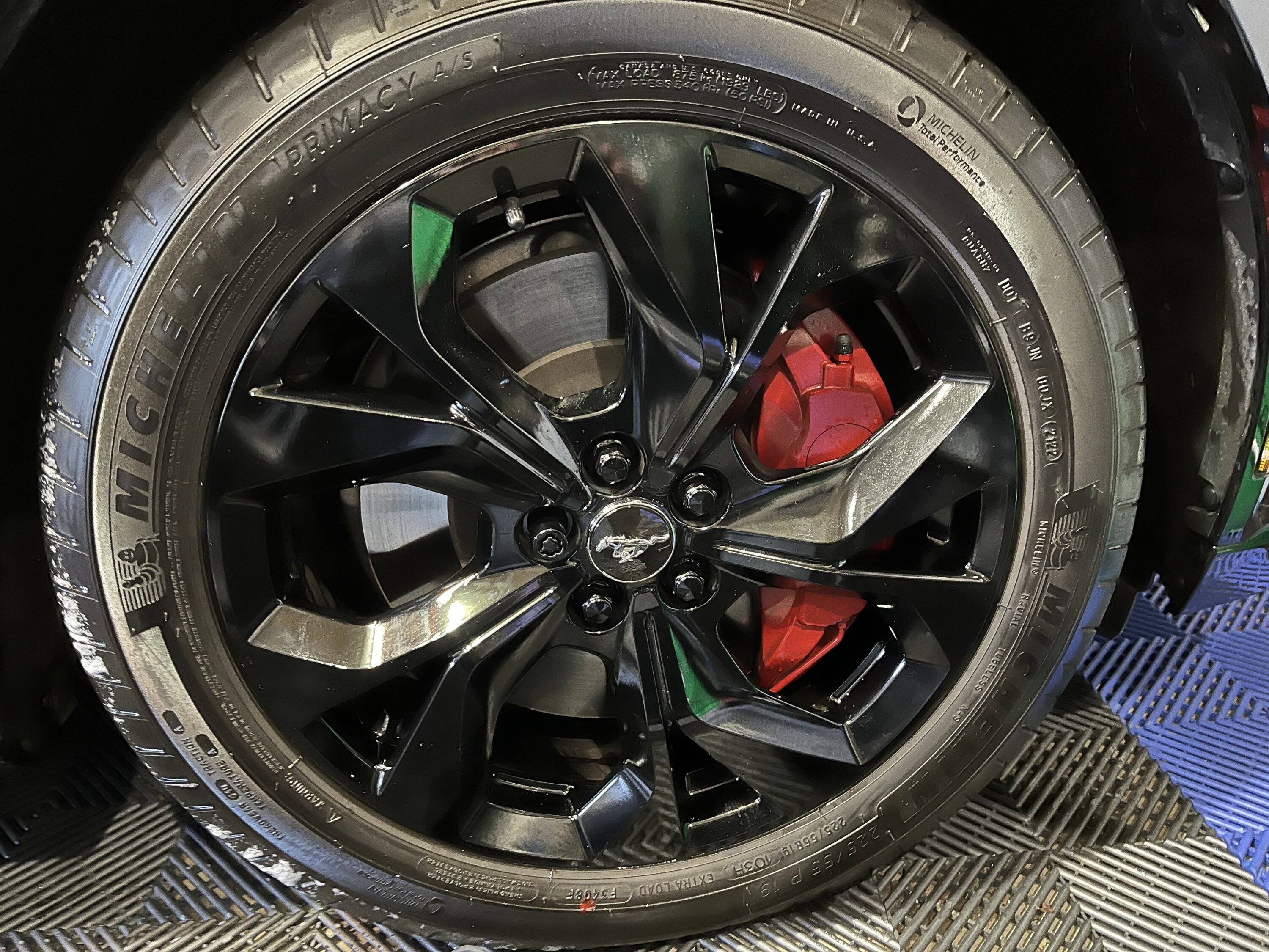 Ford Mustang Mach-E Powder coated OEM wheels black & painted brake calipers Carmine Red EBB9CFA0-A3E2-4C70-B022-5DE332A9CA20