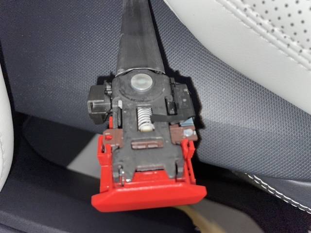 Ford Mustang Mach-E Jammed seat belt 87C24B0B-4E88-4C8B-9B13-F5FA2D83D220