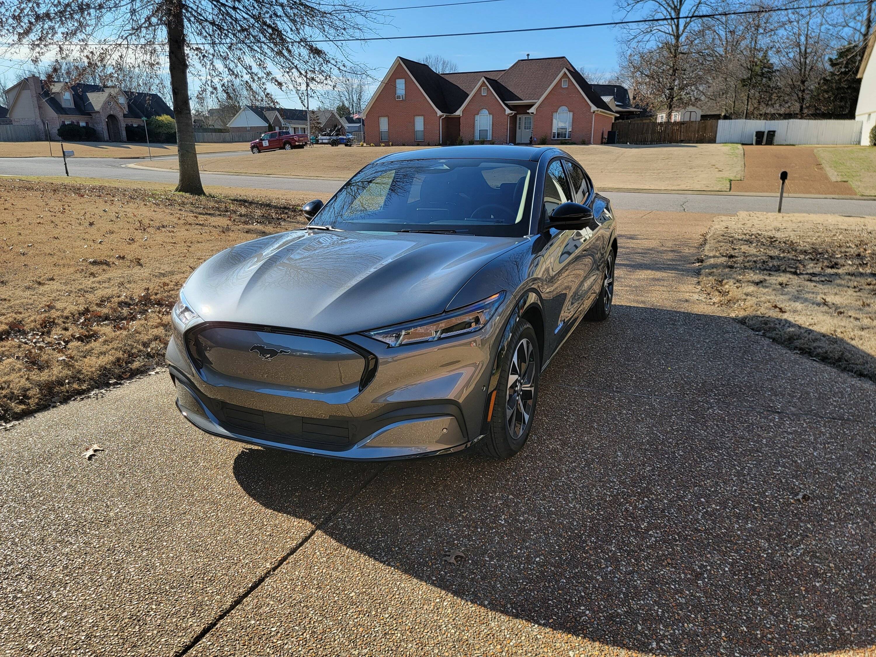 Ford Mustang Mach-E CARBONIZED GRAY Mach-E Club 20221220_125903