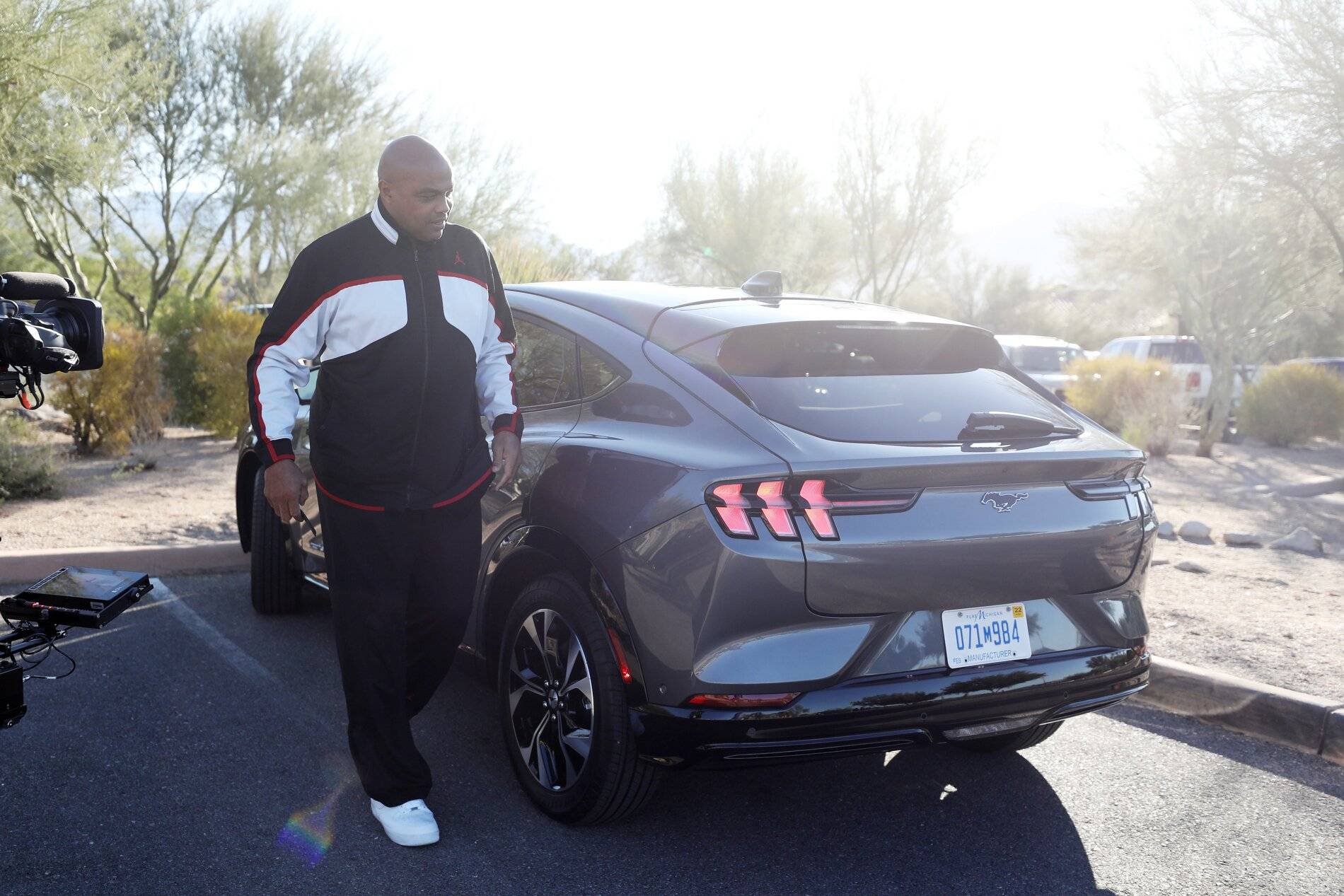 Ford Mustang Mach-E Mach-E marketing appearances En2l51MXIAAELgb