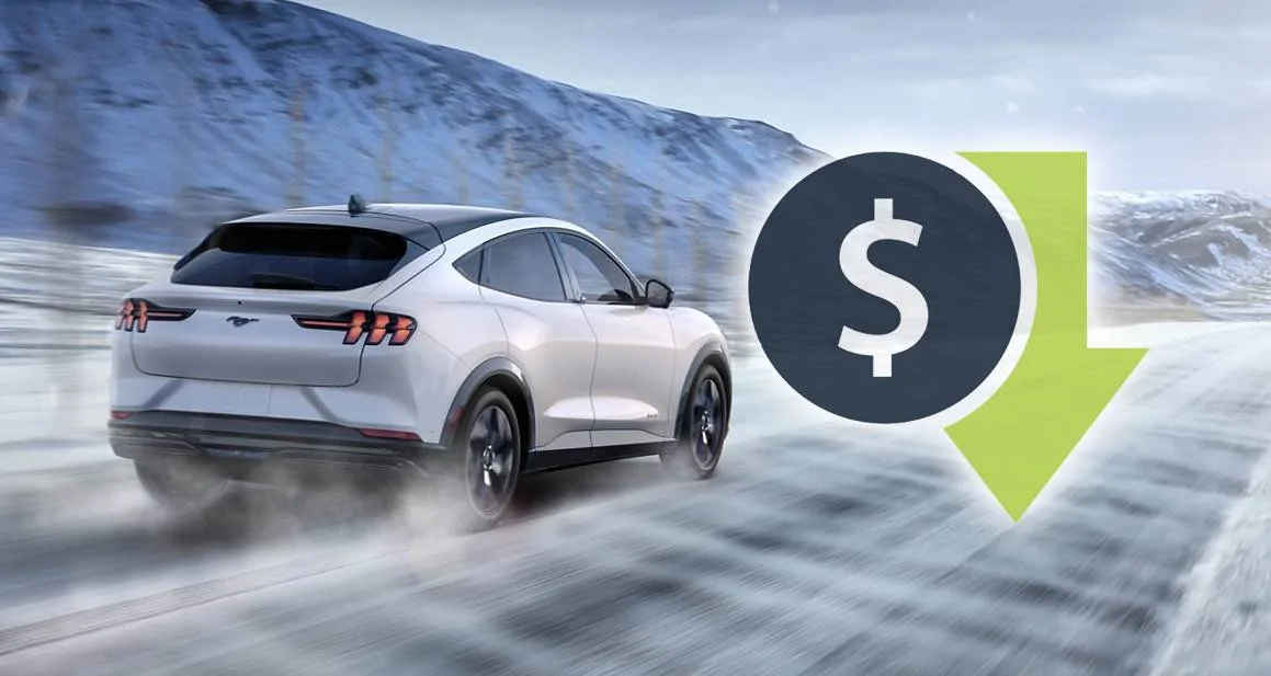 Ford Mustang Mach-E Range All Wheel Drive Route One vs Premium Extended 22_FRD_MCH_48126