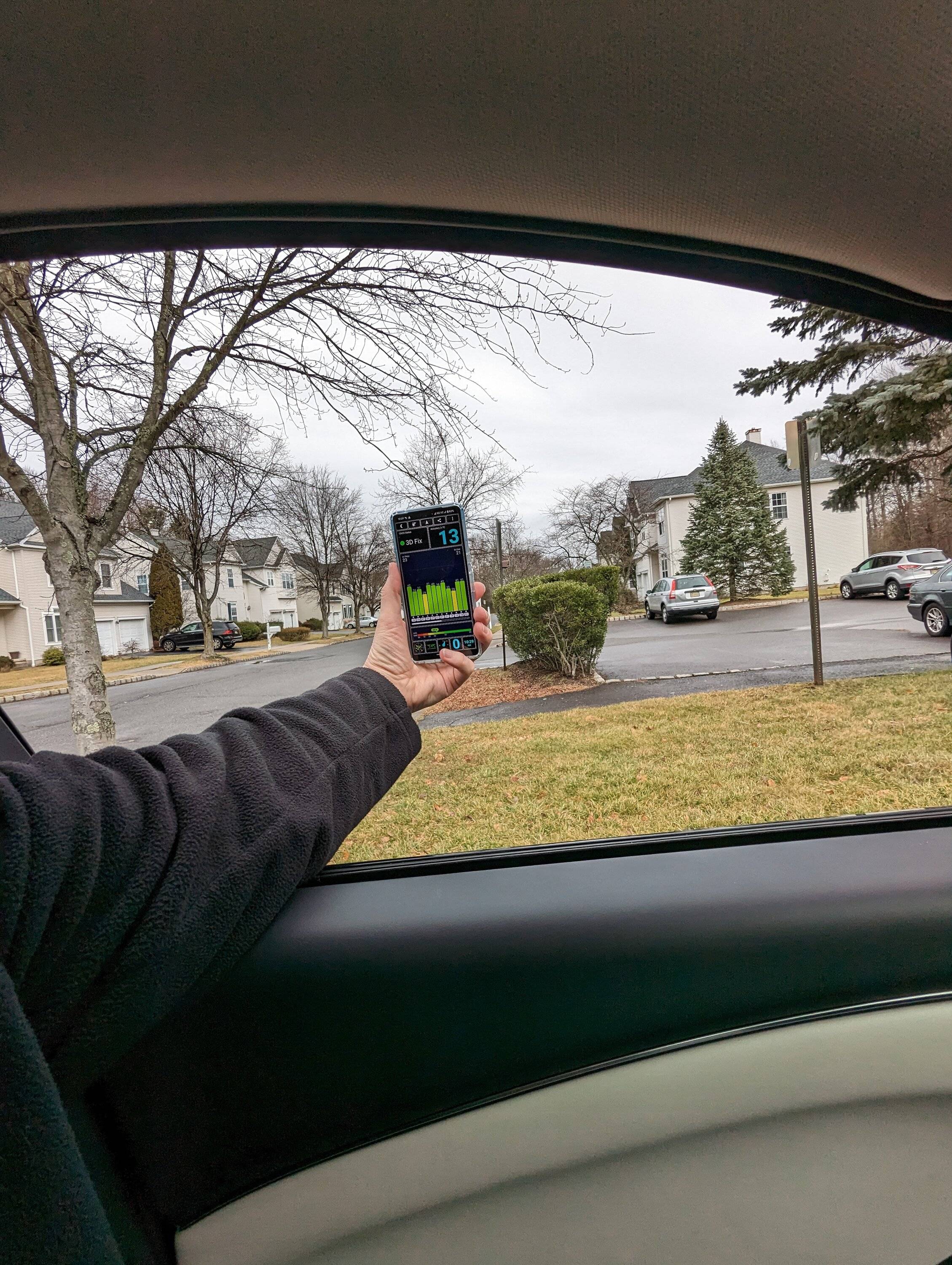 Ford Mustang Mach-E Test of phone GPS reception in different locations in '21 Mach E (because Android Auto GPS issues) Side window - held outside vehicle PXL_20230131_152910507