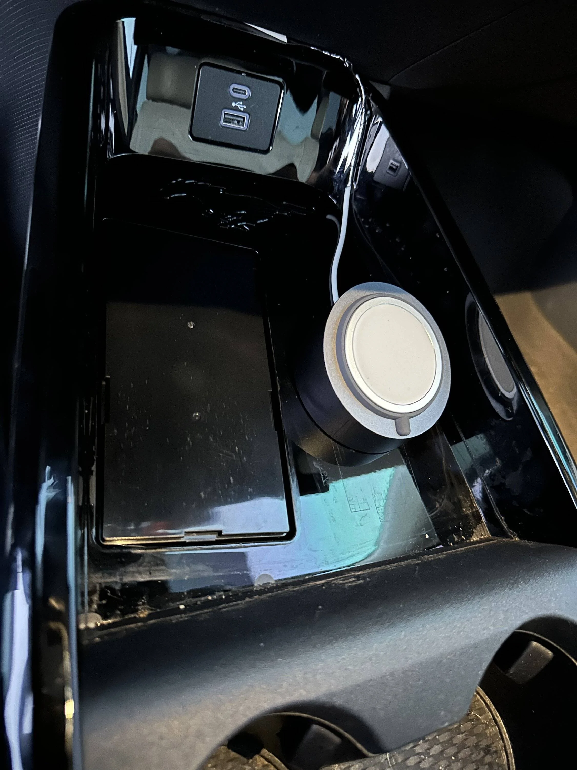 Ford Mustang Mach-E DIY Amazon magsafe phone dock 004B2408-09E8-46CD-AE0F-BF80BF340072