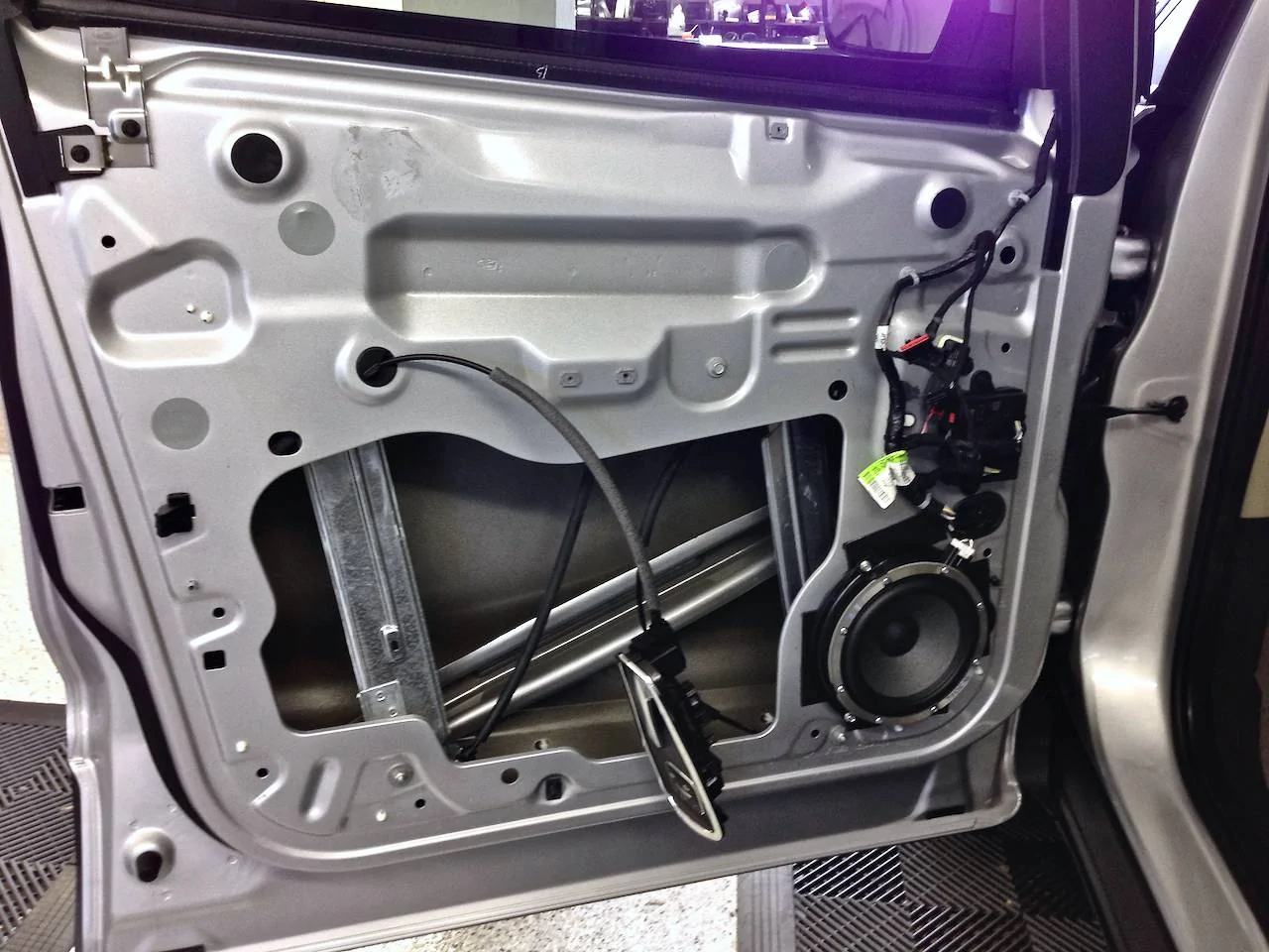 Ford Mustang Mach-E Rear trunk assembly IMG_2670