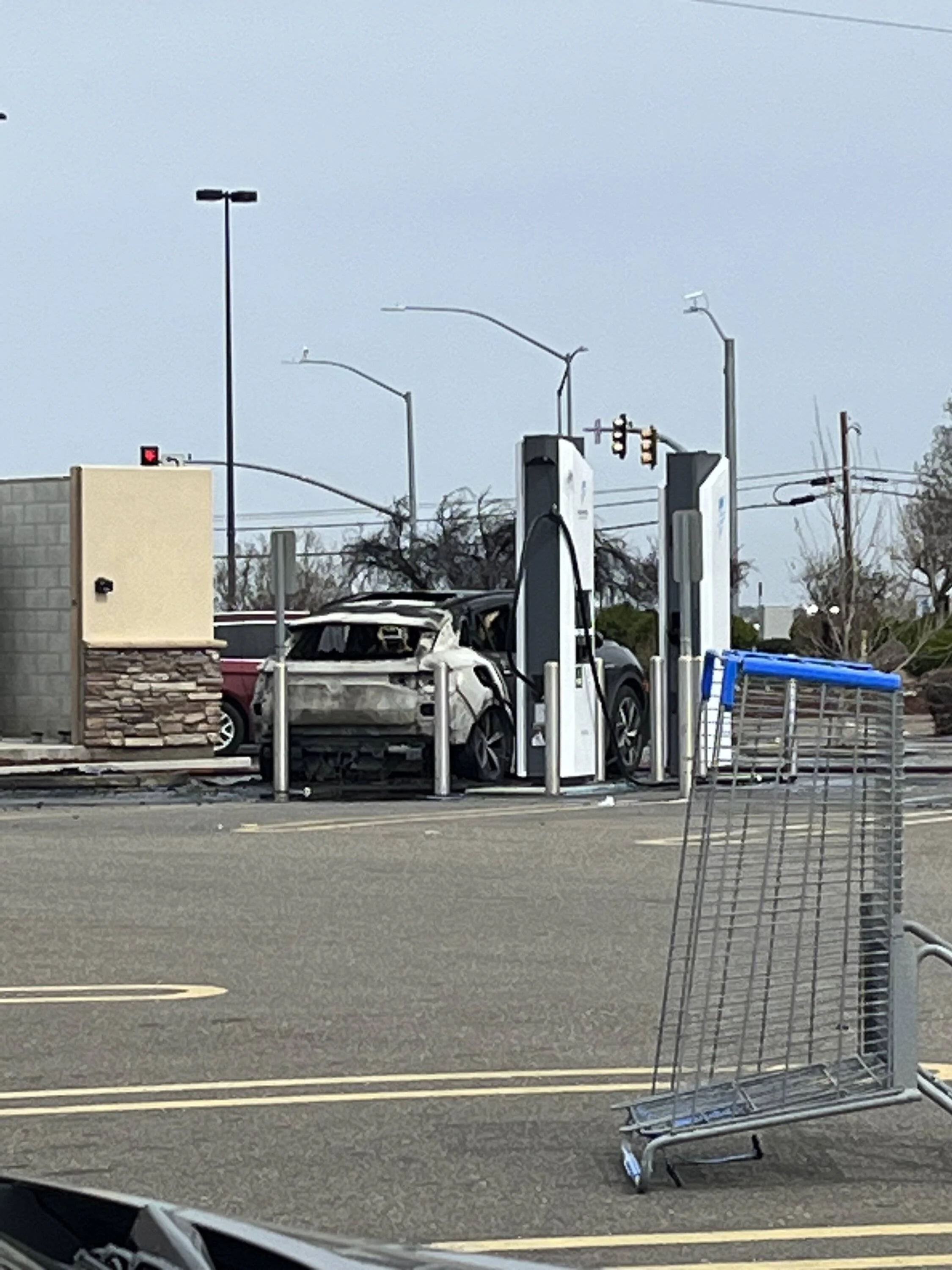 Ford Mustang Mach-E ID.4 burned down courtesy of my local Walmart charger 1E7CBDBD-524E-4168-B233-B32DDA184B9E