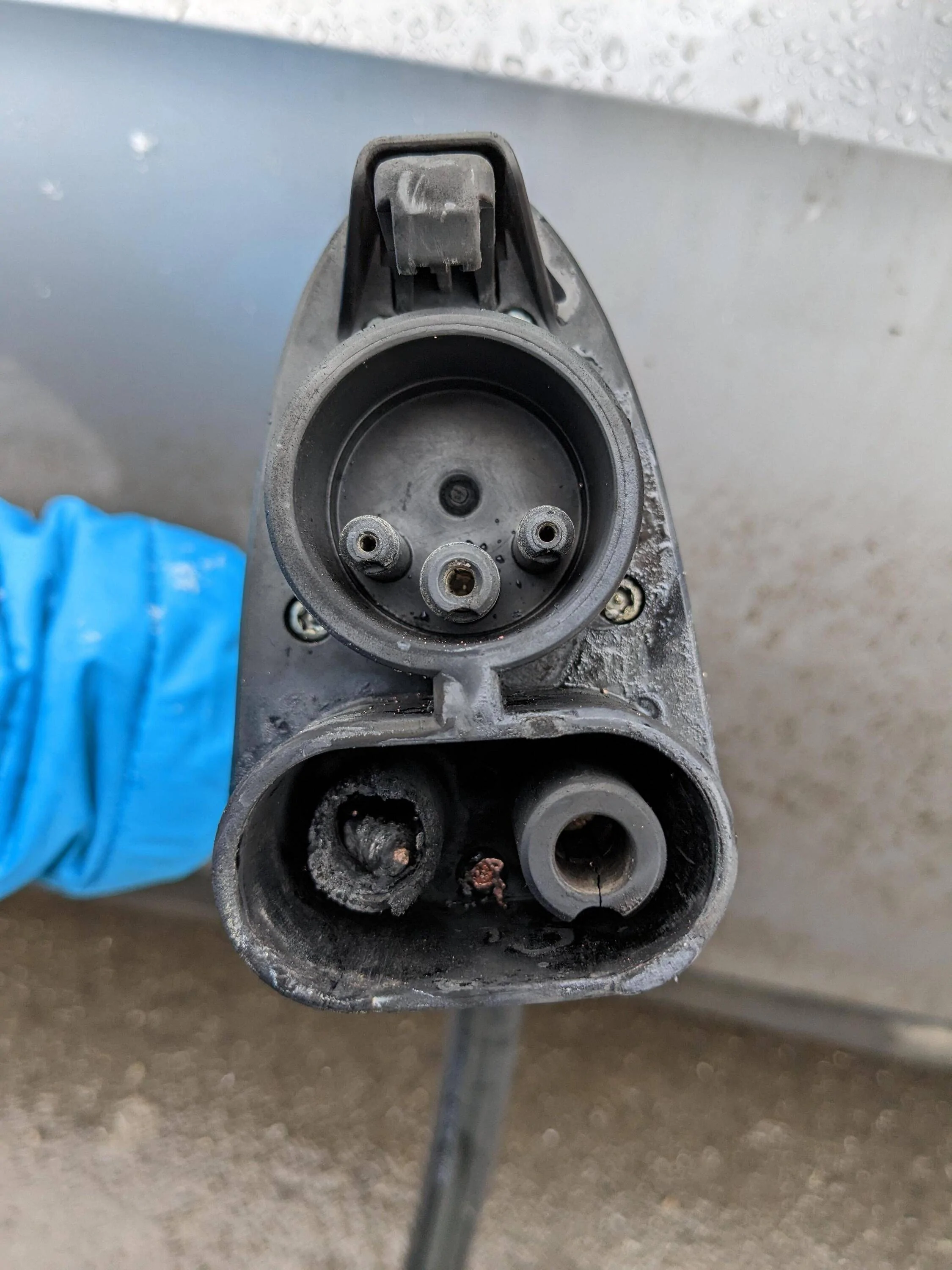 Ford Mustang Mach-E ID.4 burned down courtesy of my local Walmart charger tK3NQvX