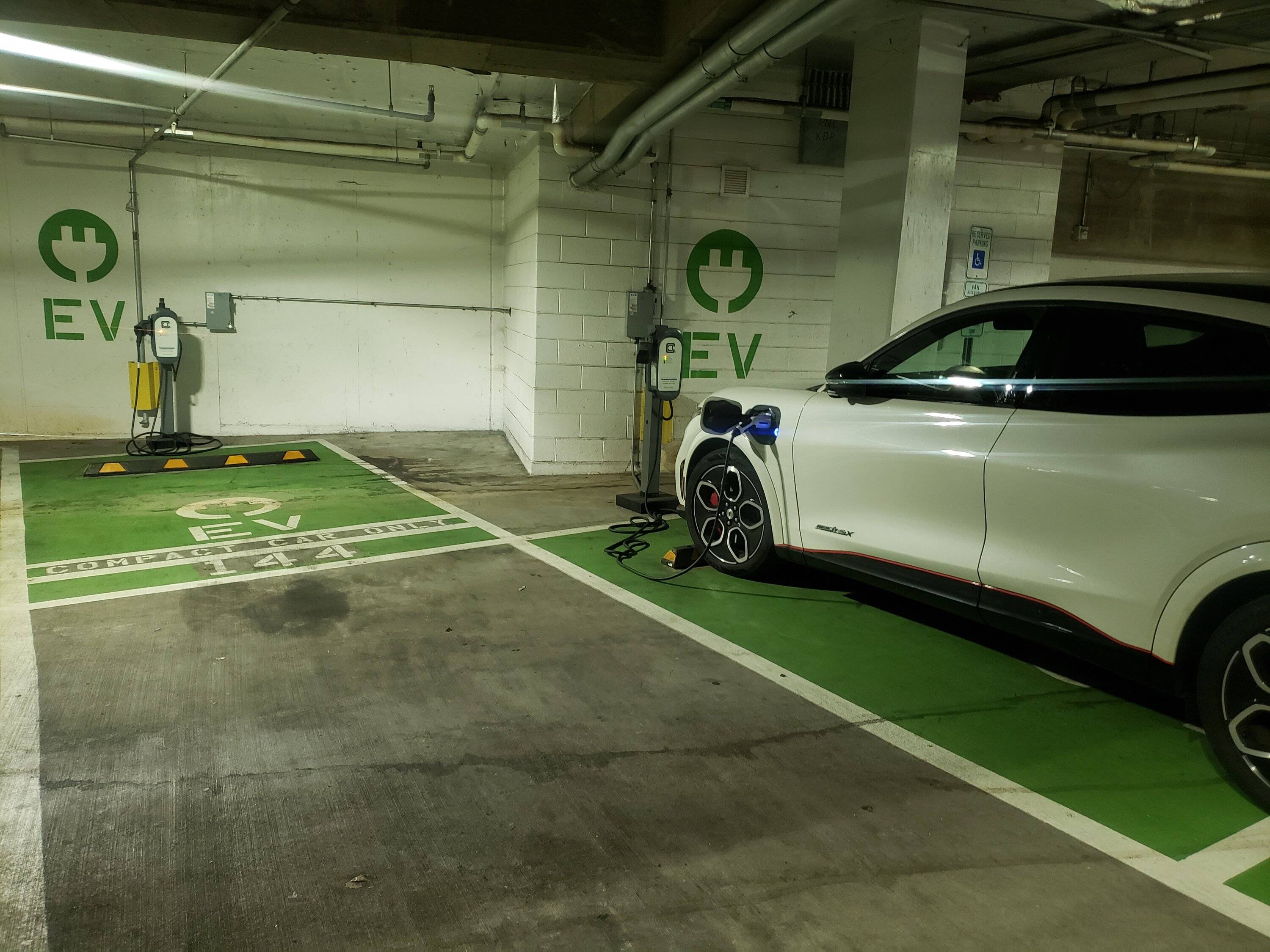 Ford Mustang Mach-E Hotel Charging Etiquette 20230331_054044