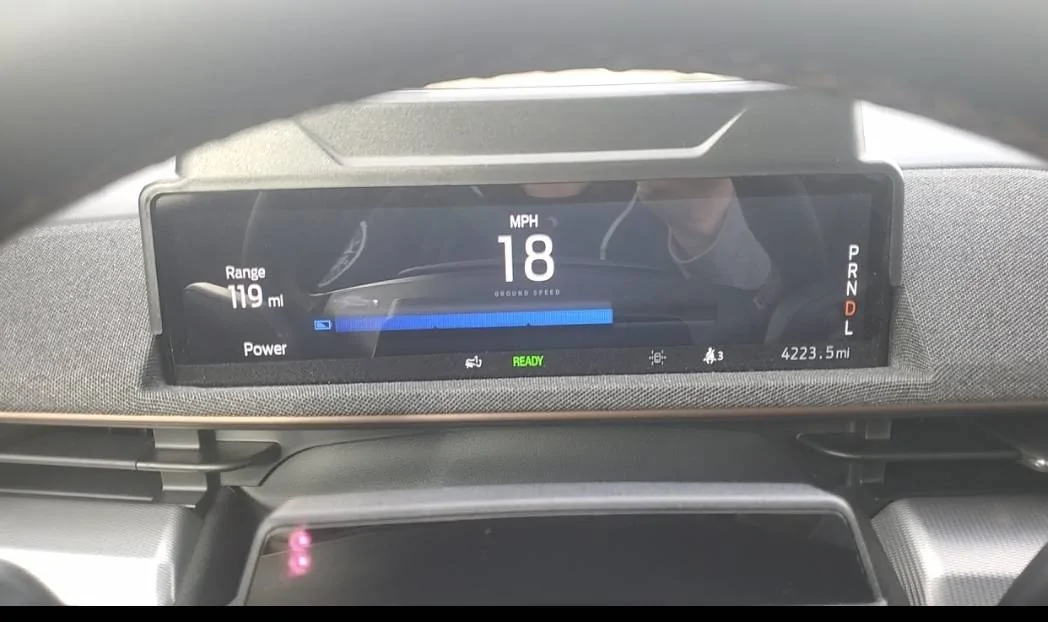 Ford Mustang Mach-E Dash screen off & on cycling while driving Screenshot_20230406_122312