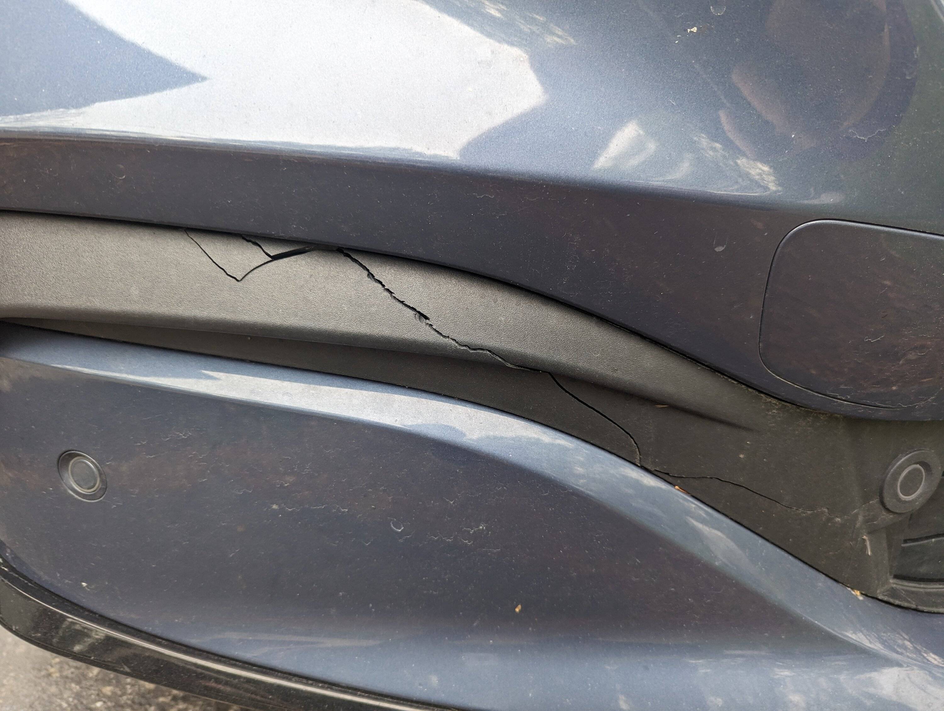 Ford Mustang Mach-E Bumper crack PXL_20230425_171624252