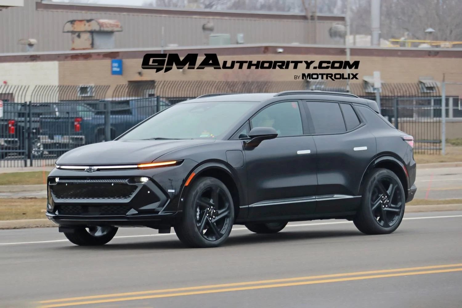 Ford Mustang Mach-E MME vs Chevy Equinox EV 2024-Chevrolet-Equinox-EV-3RS