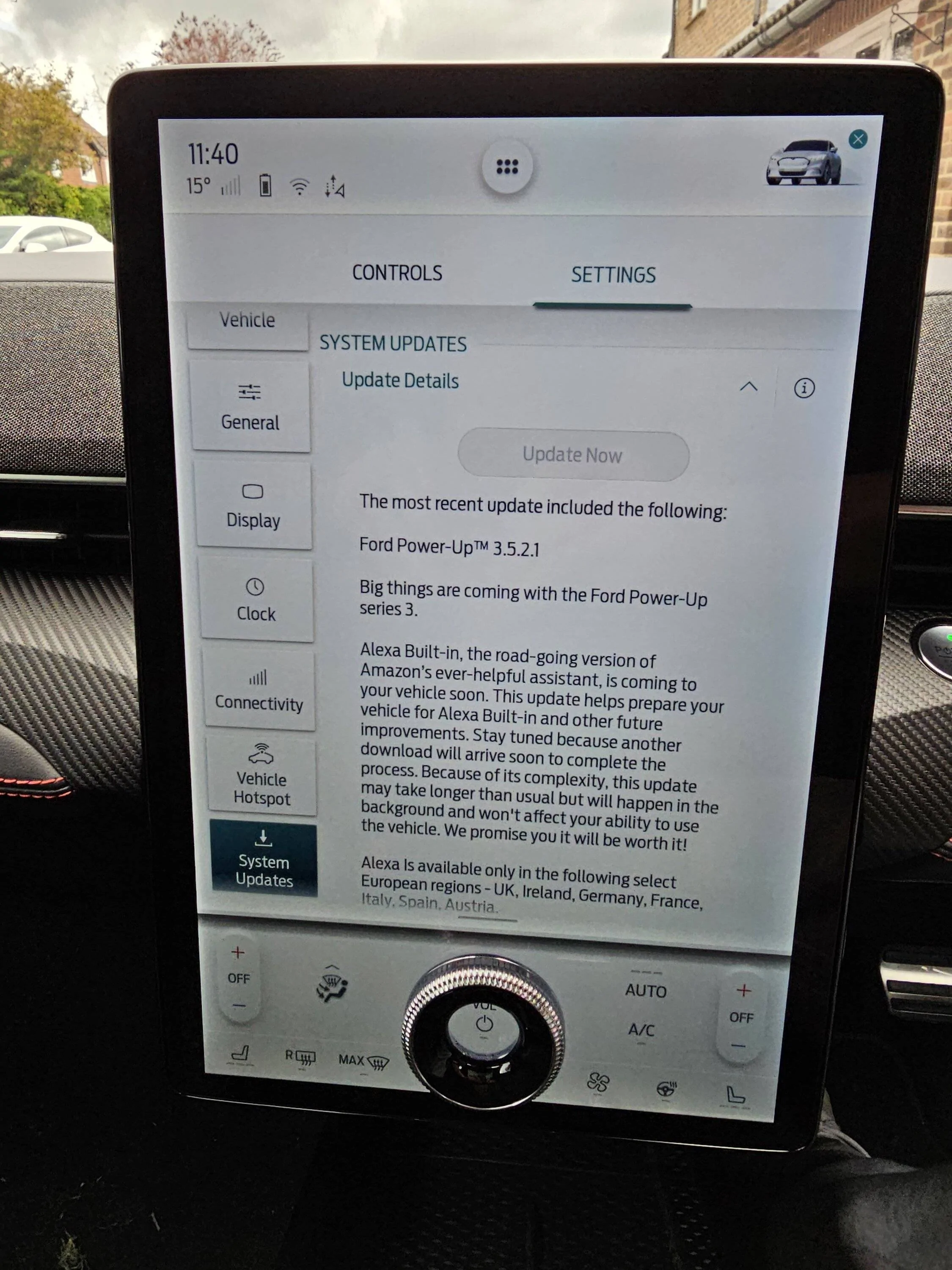 Ford Mustang Mach-E No way to schedule updates or turn on automatic updates on new car. Did something change? 20230501_114103
